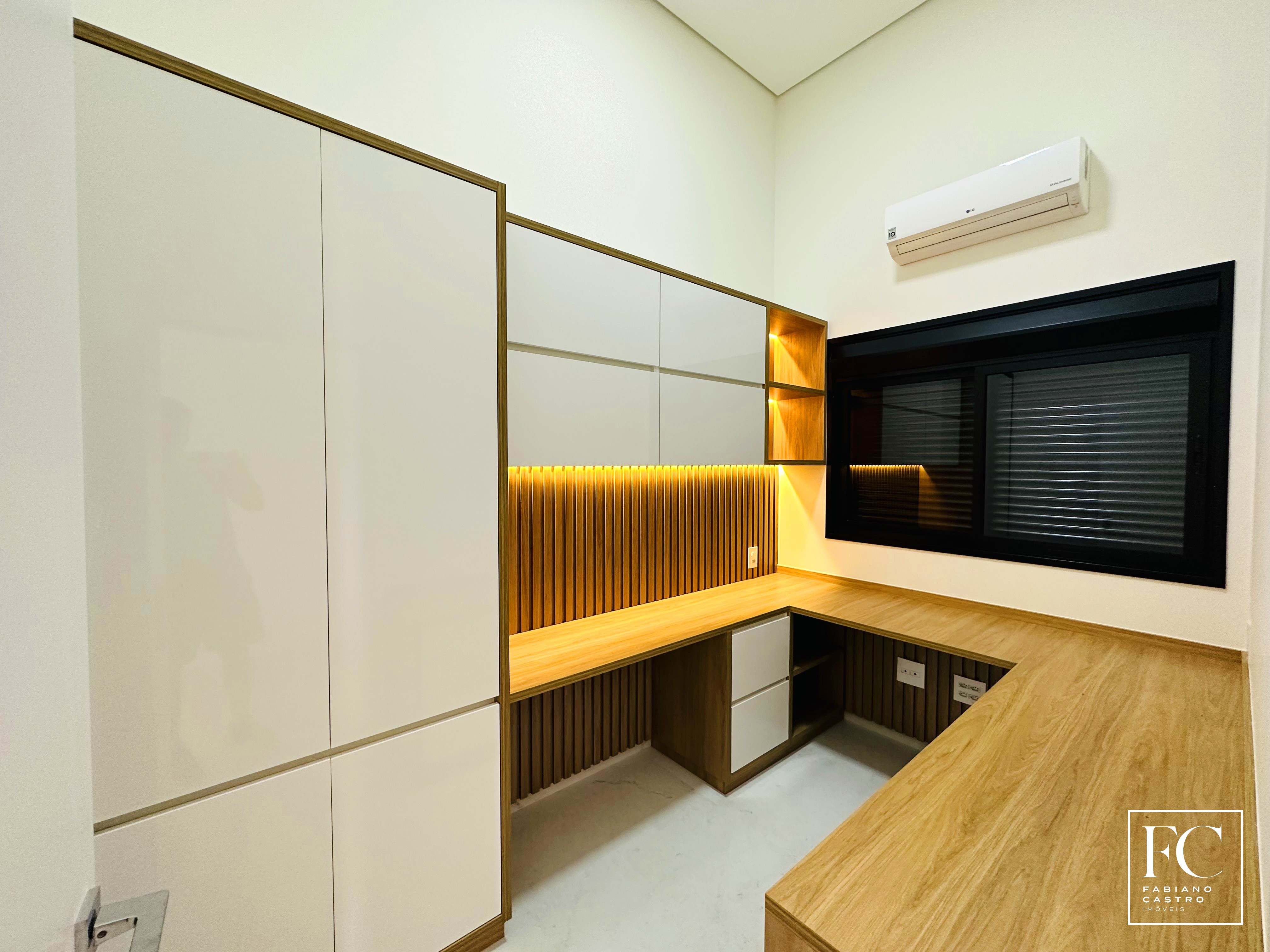 Casa de Condomínio com 4 quartos à venda — foto 6 de 39