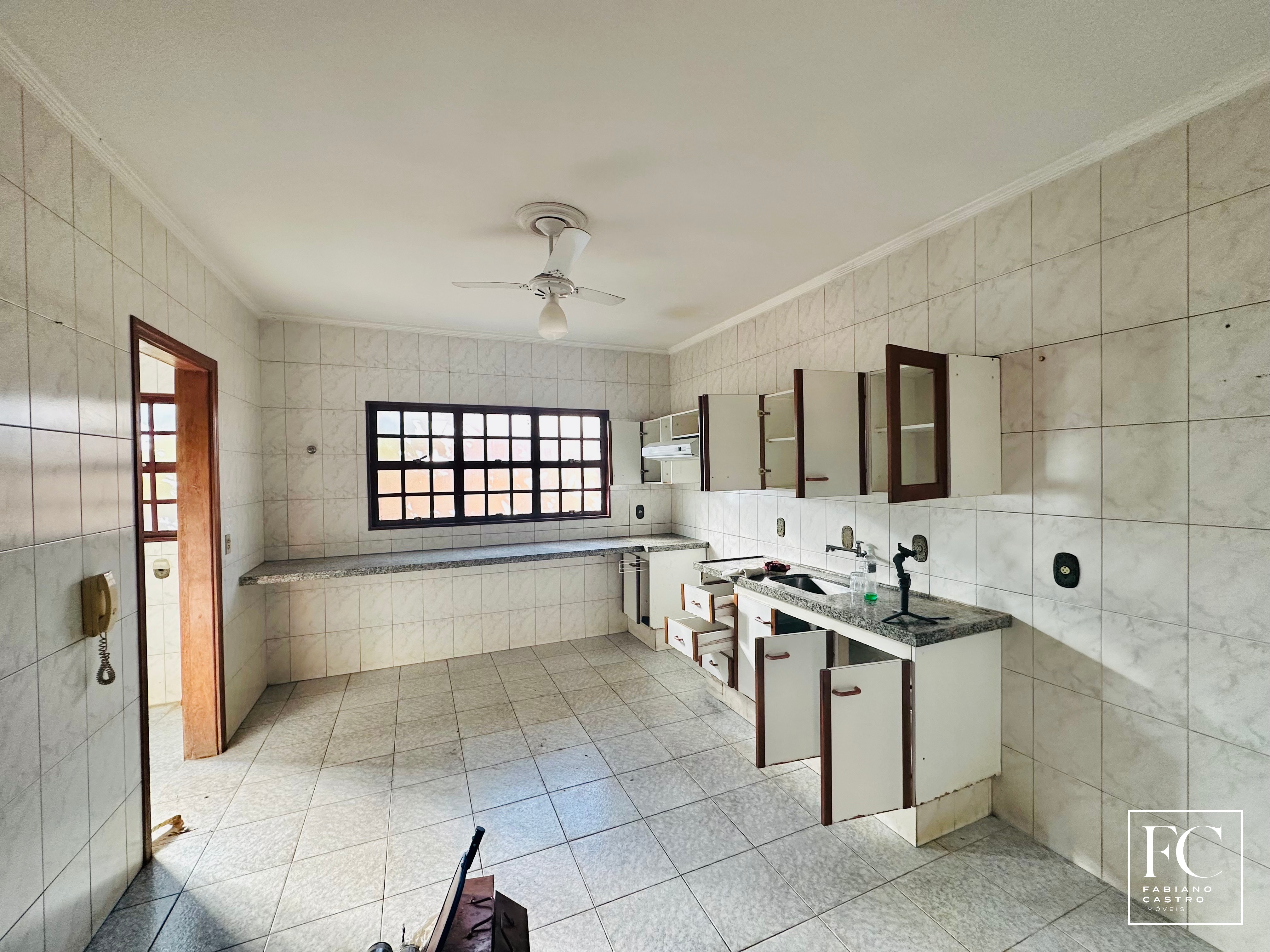 Casa com 3 quartos à venda — foto 5 de 32