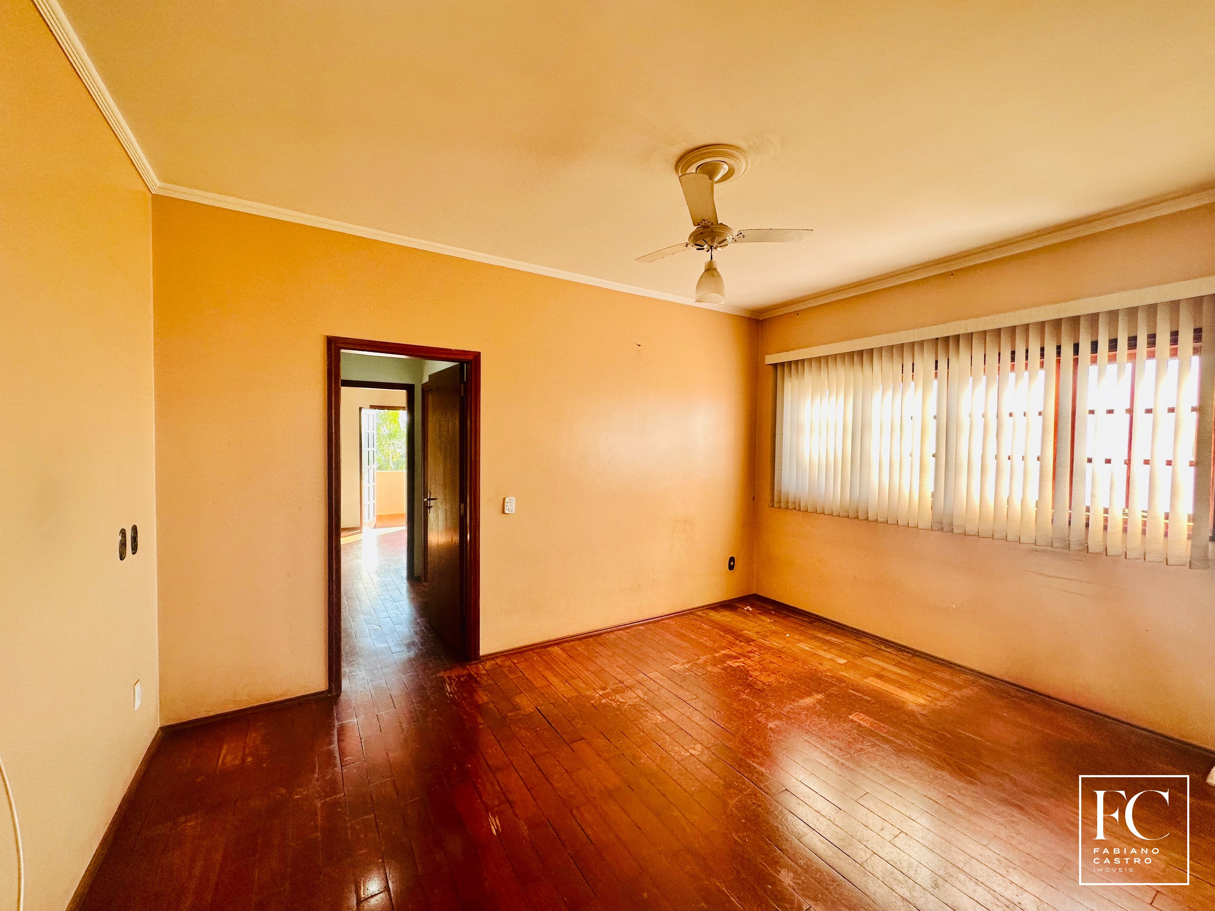 Casa com 3 quartos à venda — foto 12 de 32