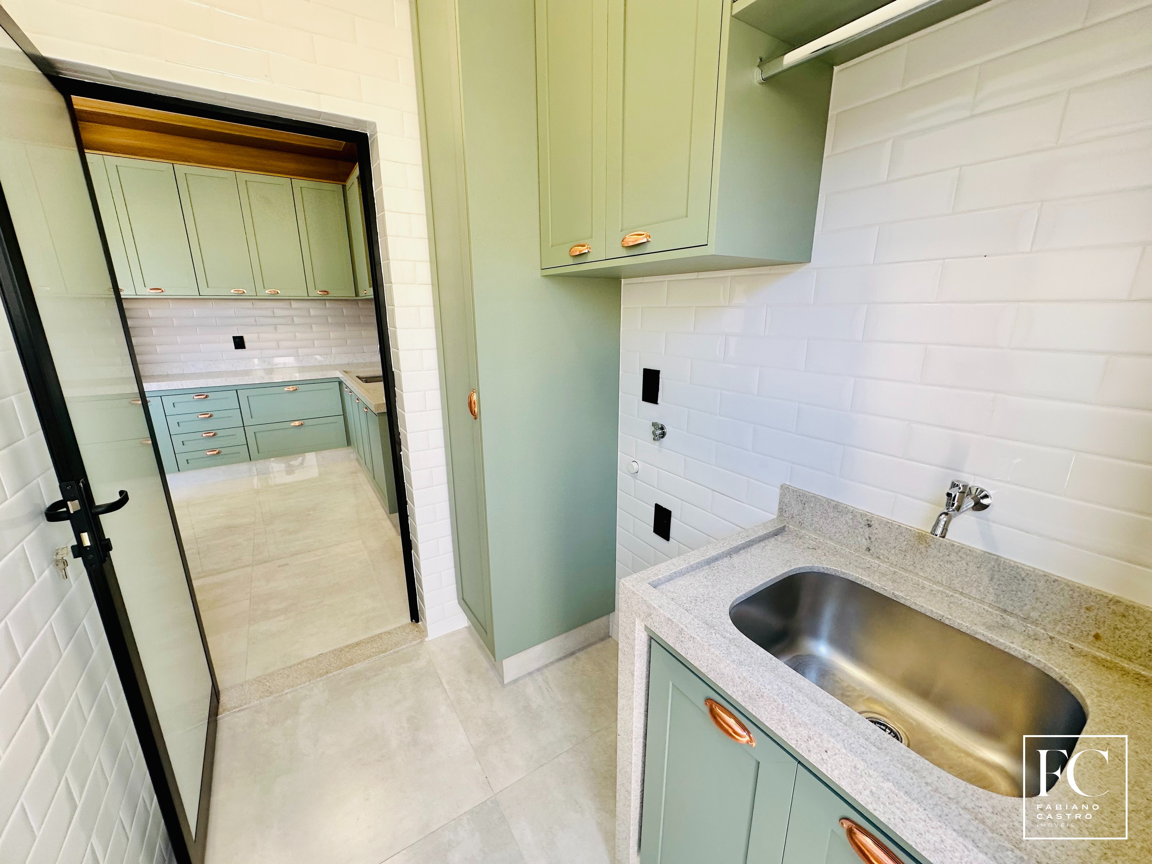 Casa de Condomínio com 3 quartos à venda — foto 18 de 33