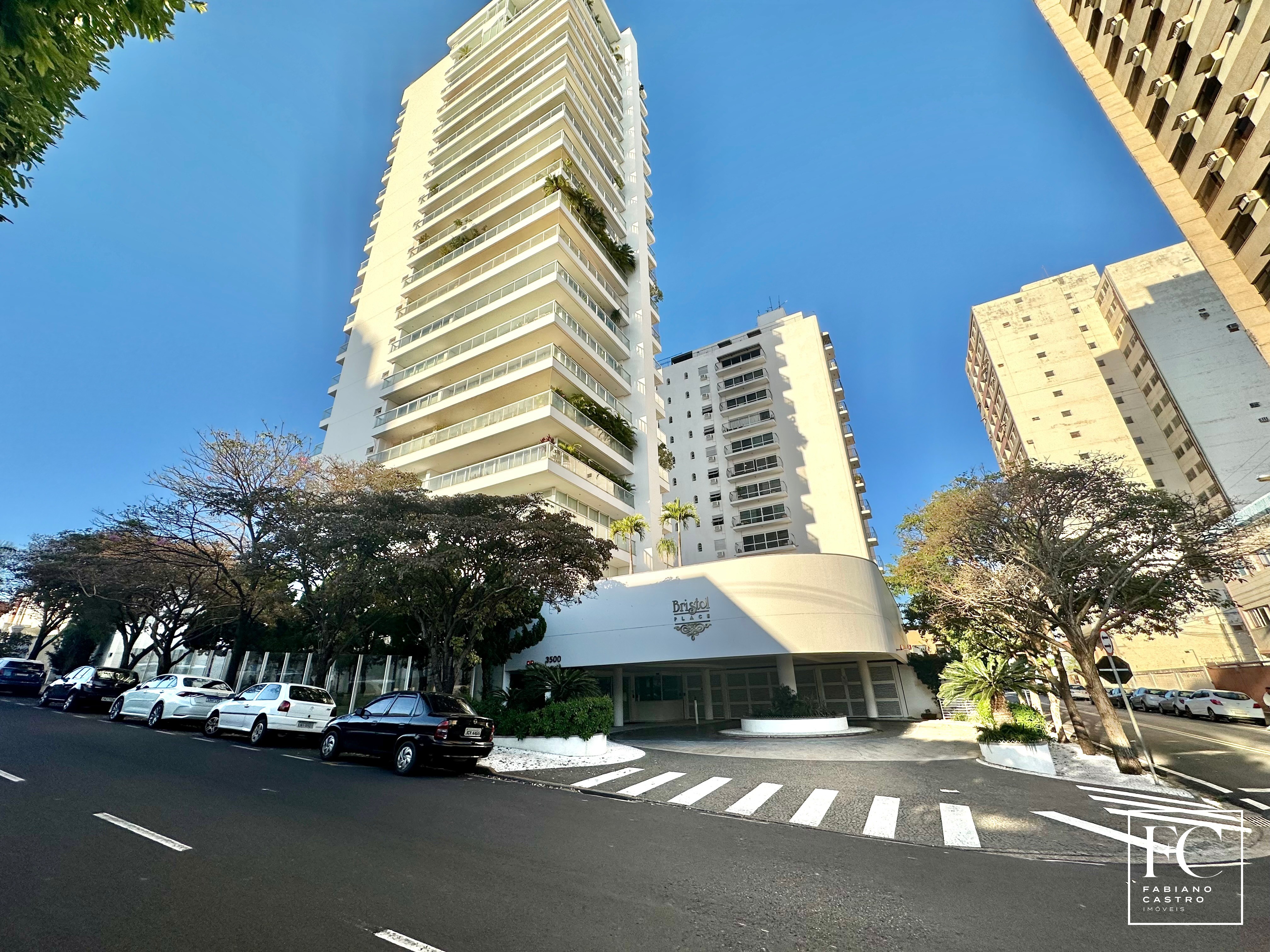 Apartamento com 4 quartos à venda, 306m² — foto 1 de 22