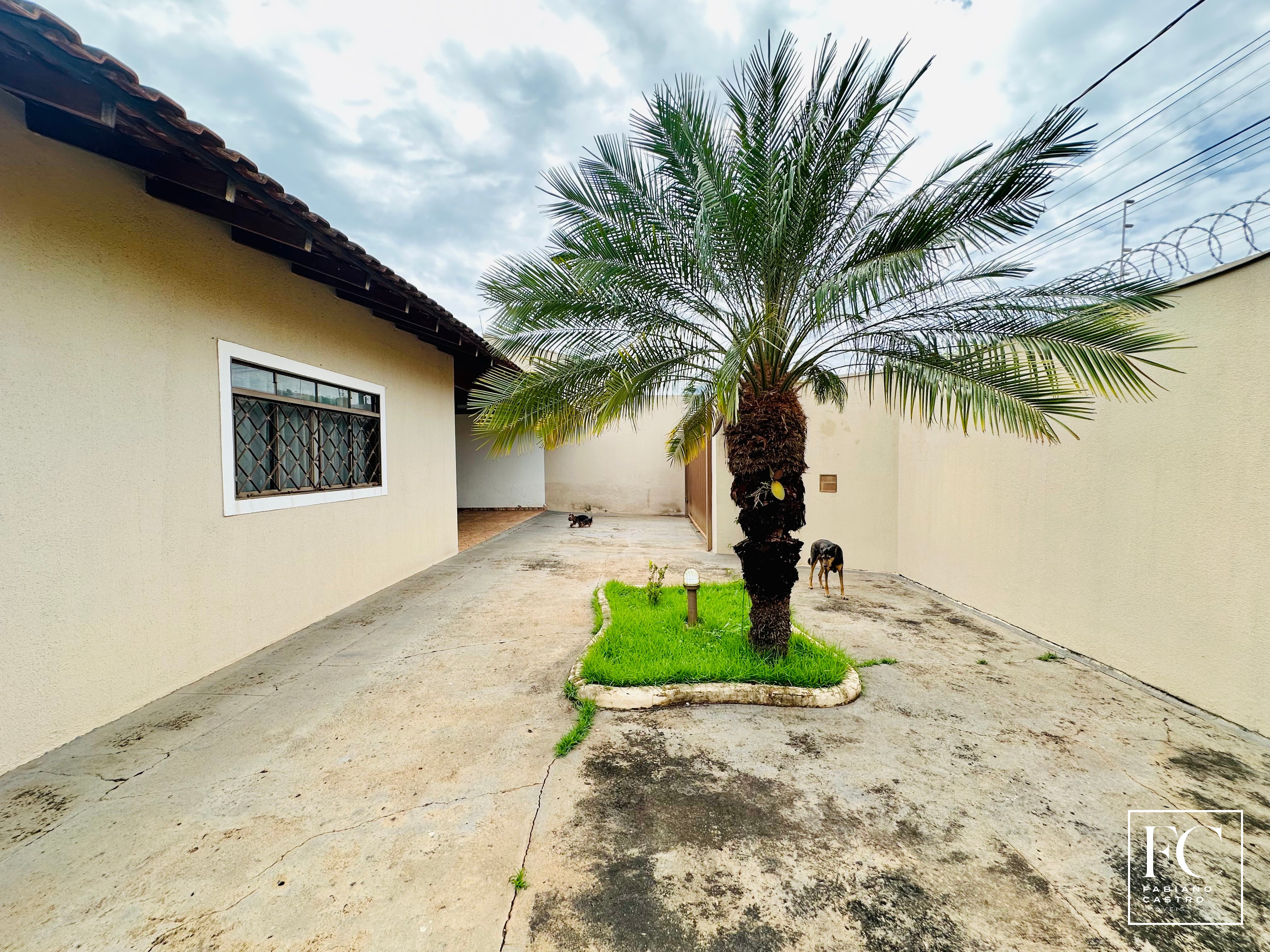 Casa com 3 quartos à venda — foto 3 de 23