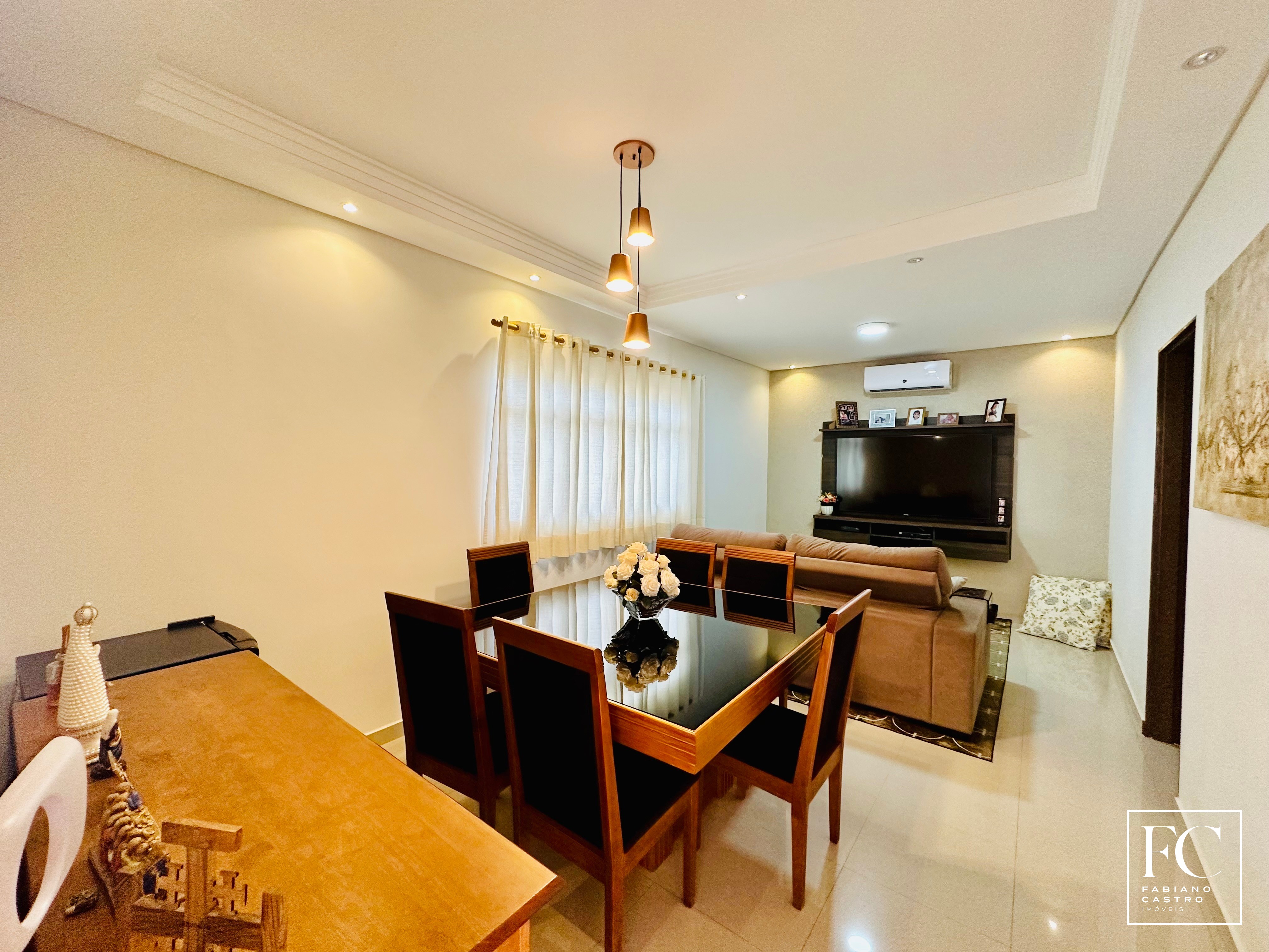 Casa com 3 quartos à venda — foto 1 de 23