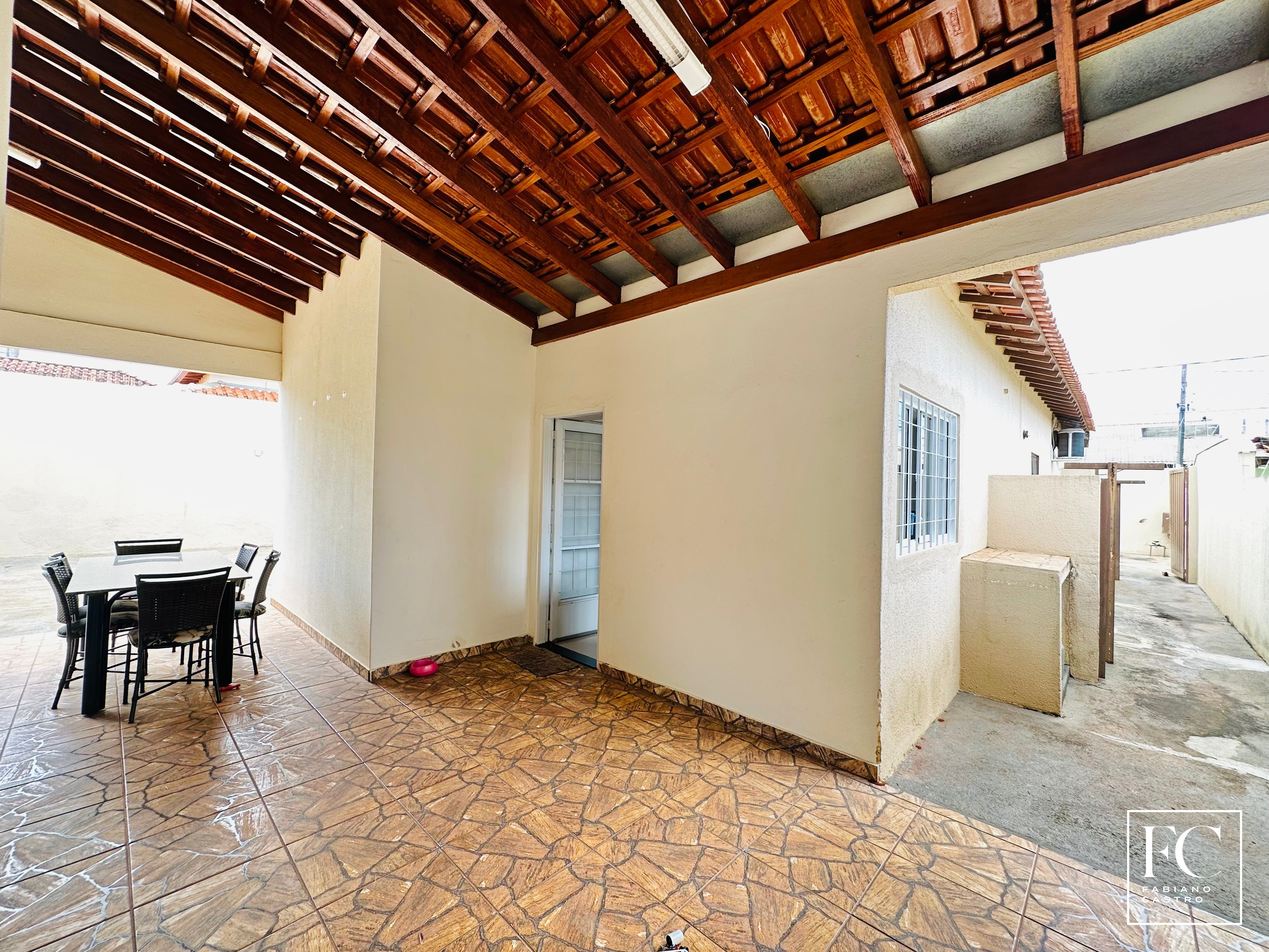 Casa com 3 quartos à venda — foto 8 de 23