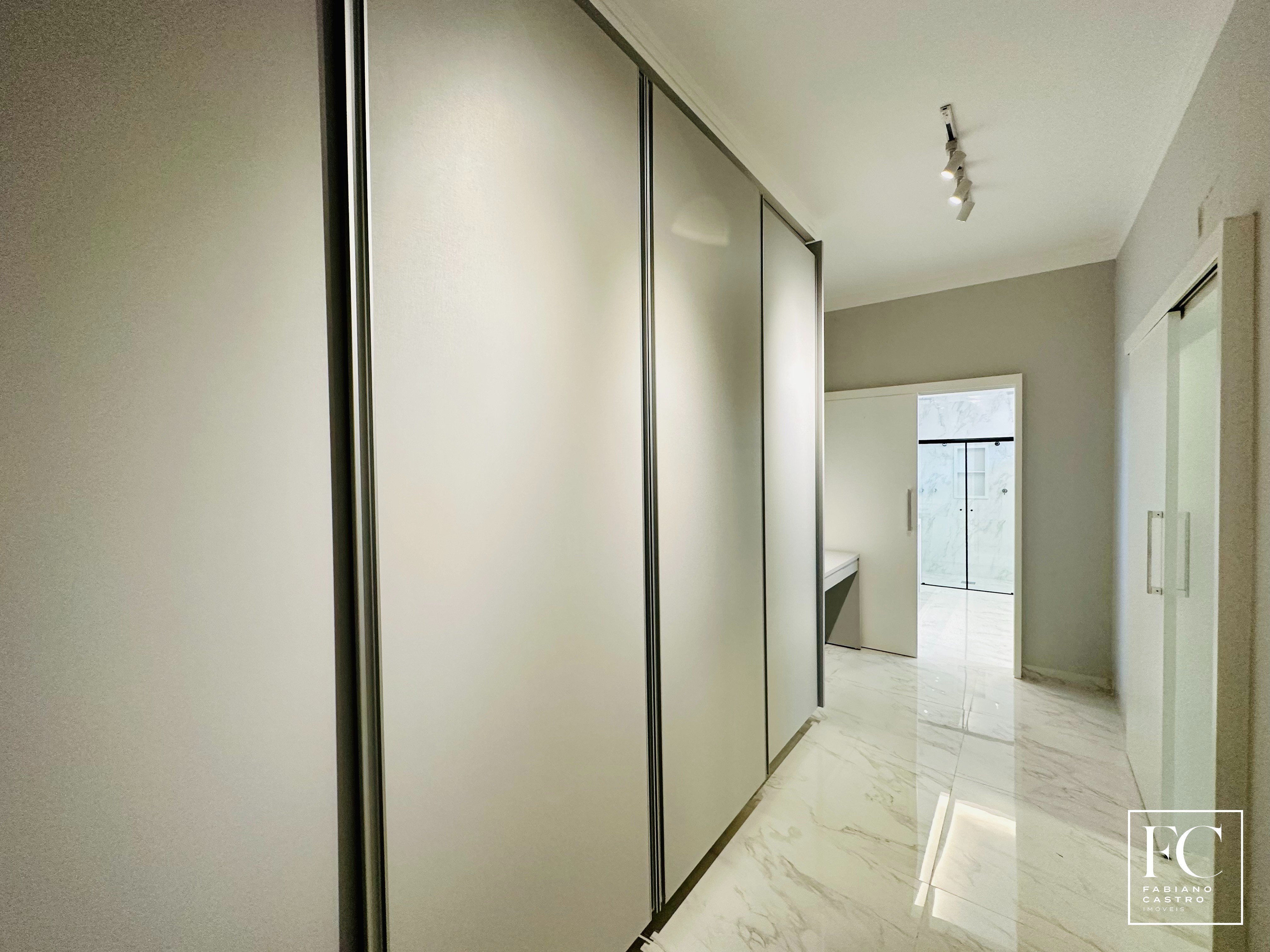 Casa de Condomínio com 3 quartos à venda — foto 26 de 29