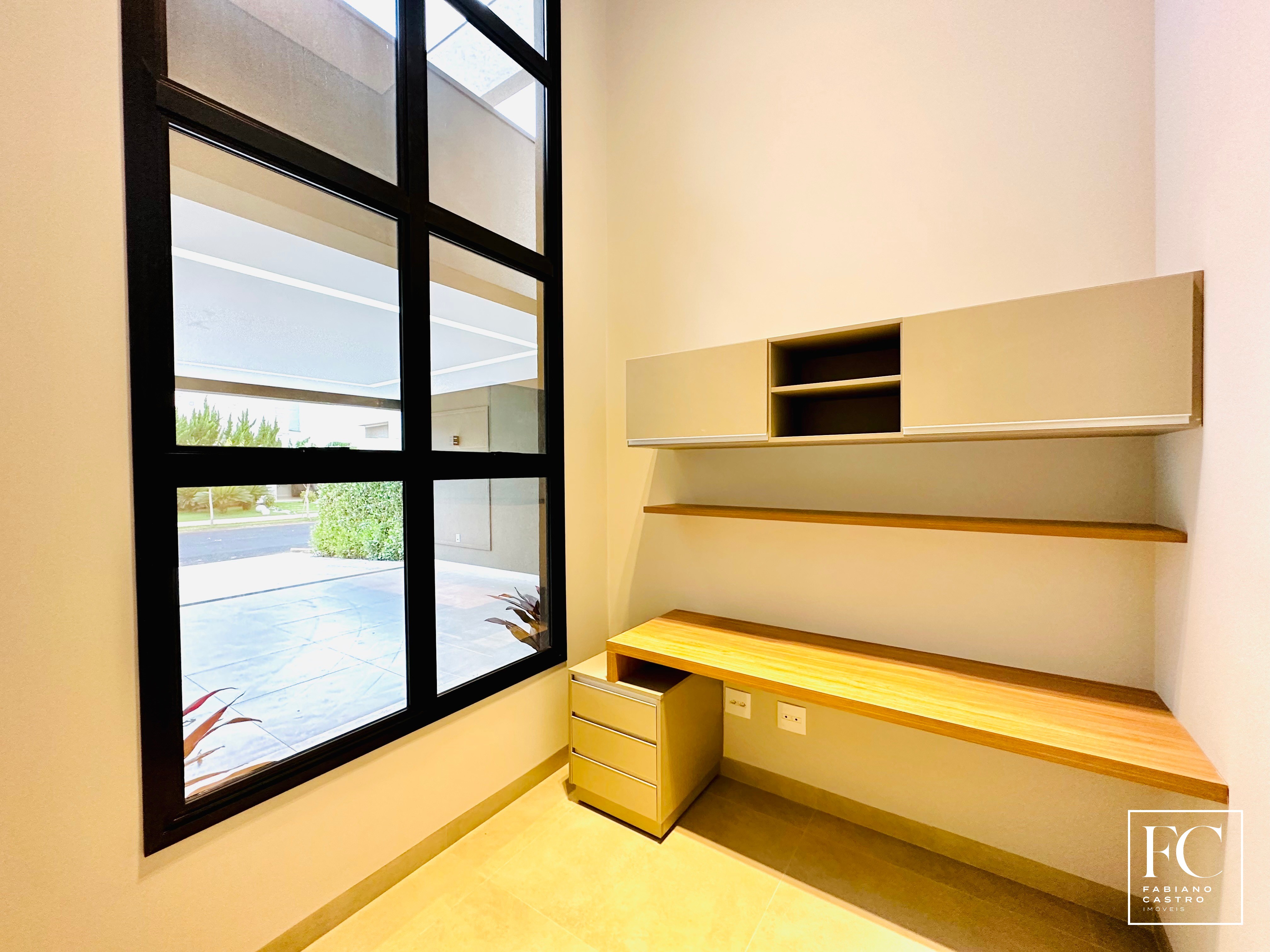 Casa de Condomínio com 4 quartos à venda — foto 2 de 27