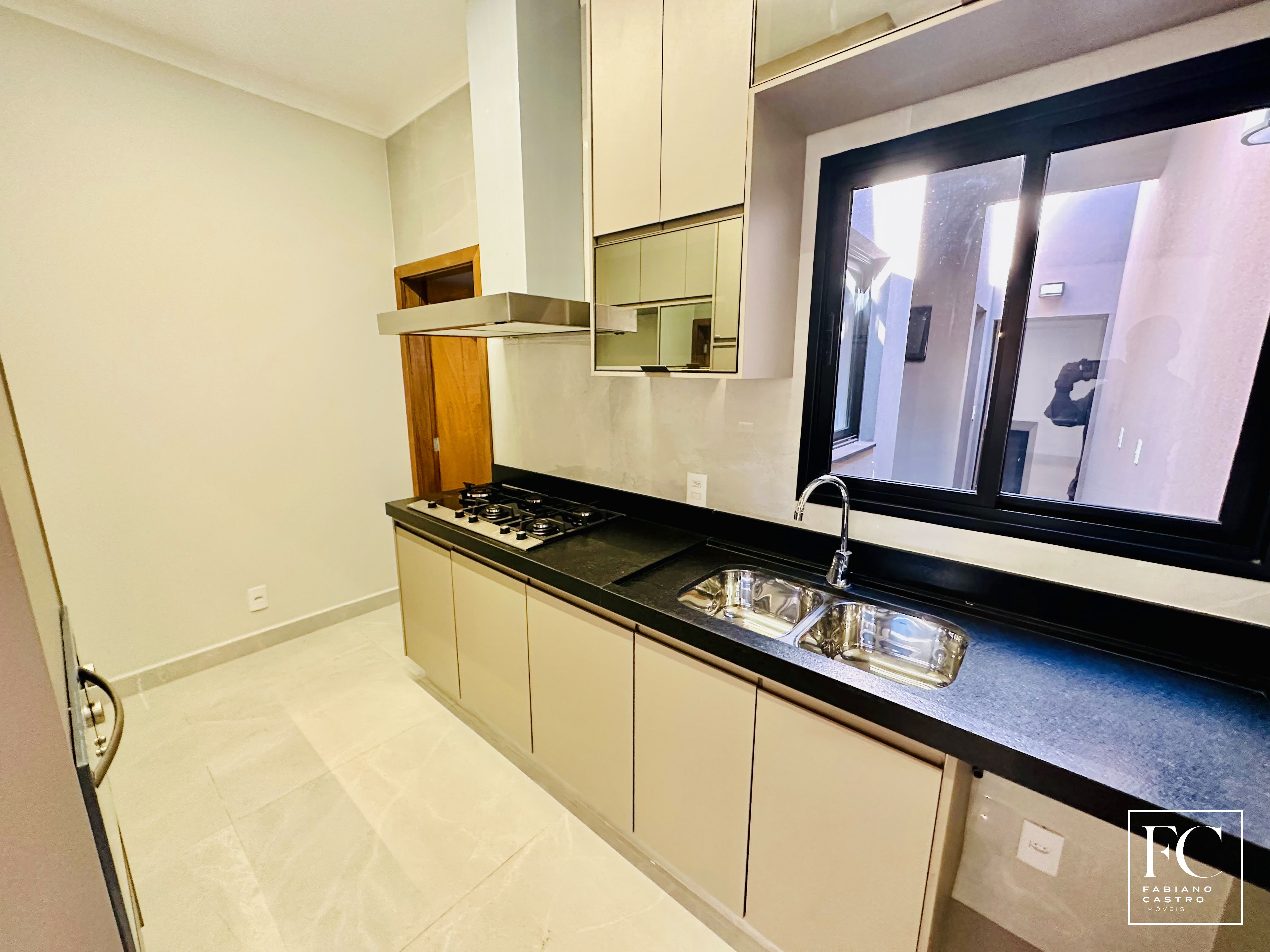 Casa de Condomínio com 3 quartos à venda — foto 12 de 33