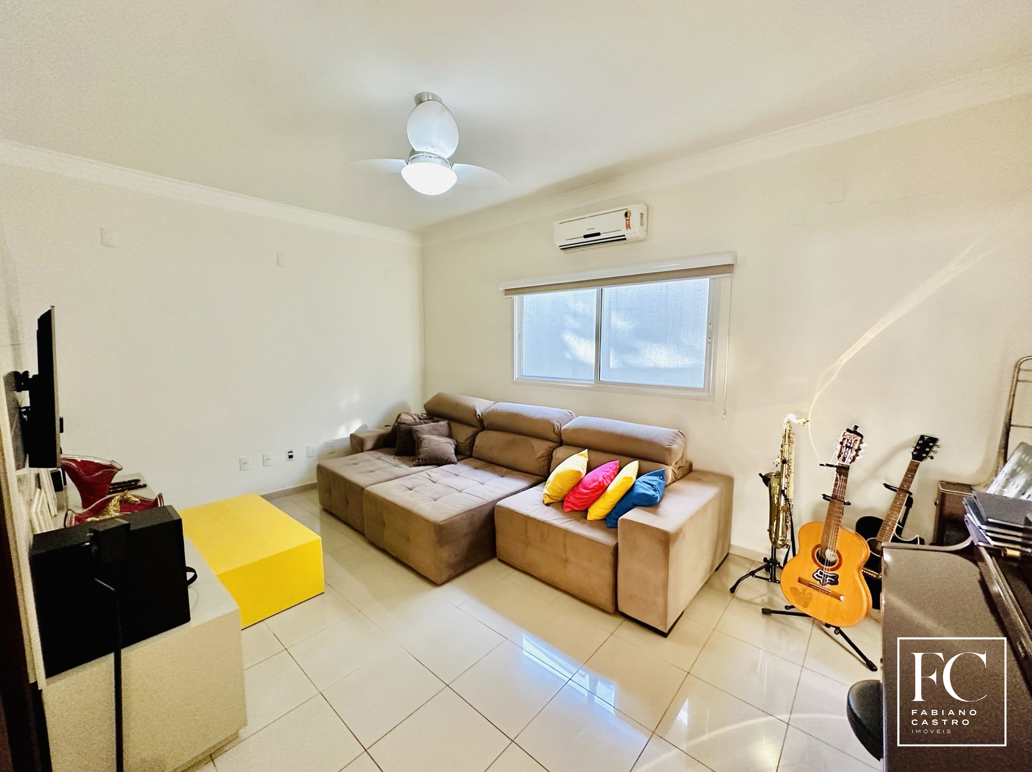Casa de Condomínio com 4 quartos à venda — foto 9 de 35