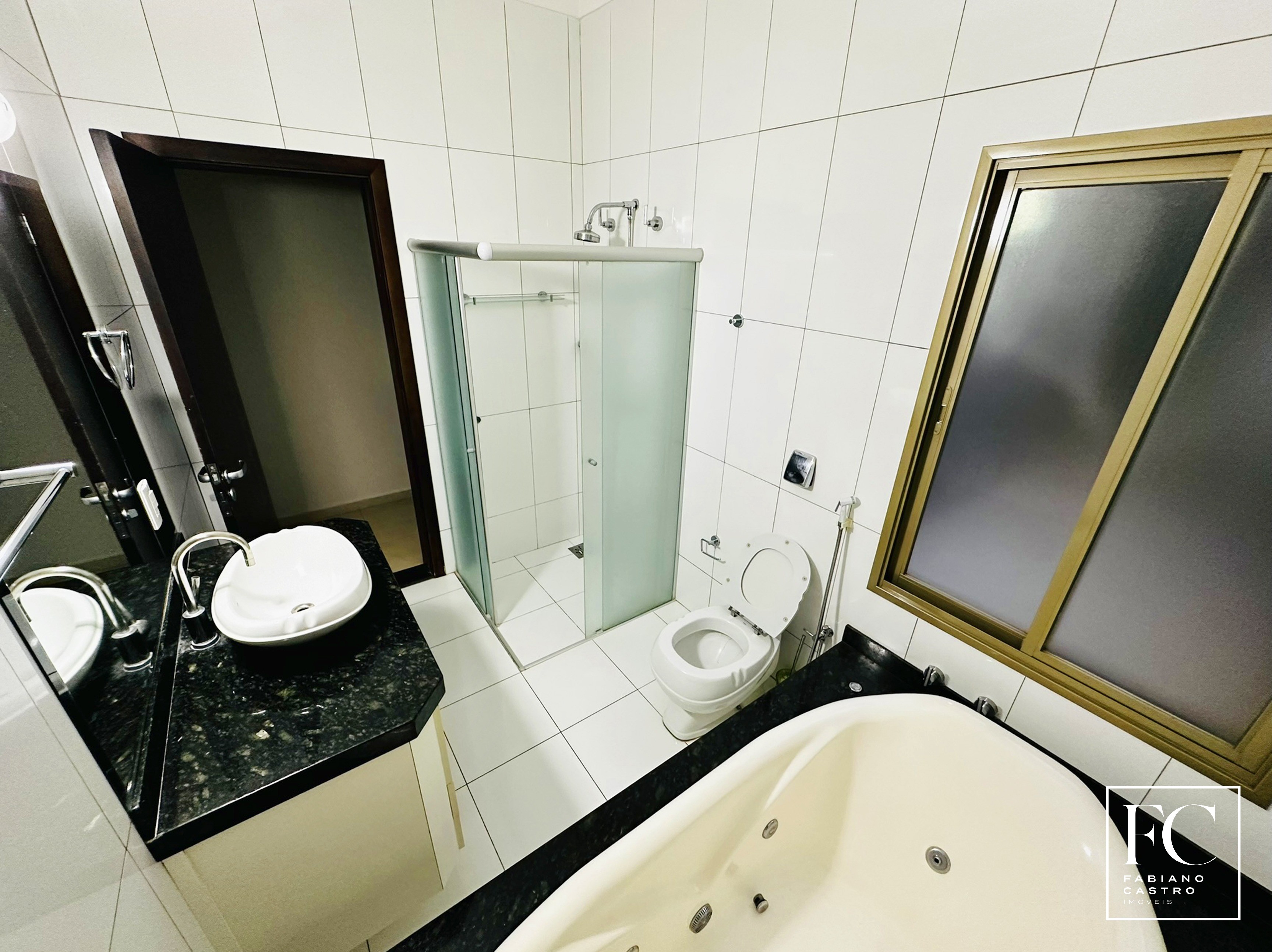 Casa de Condomínio com 3 quartos à venda — foto 28 de 29