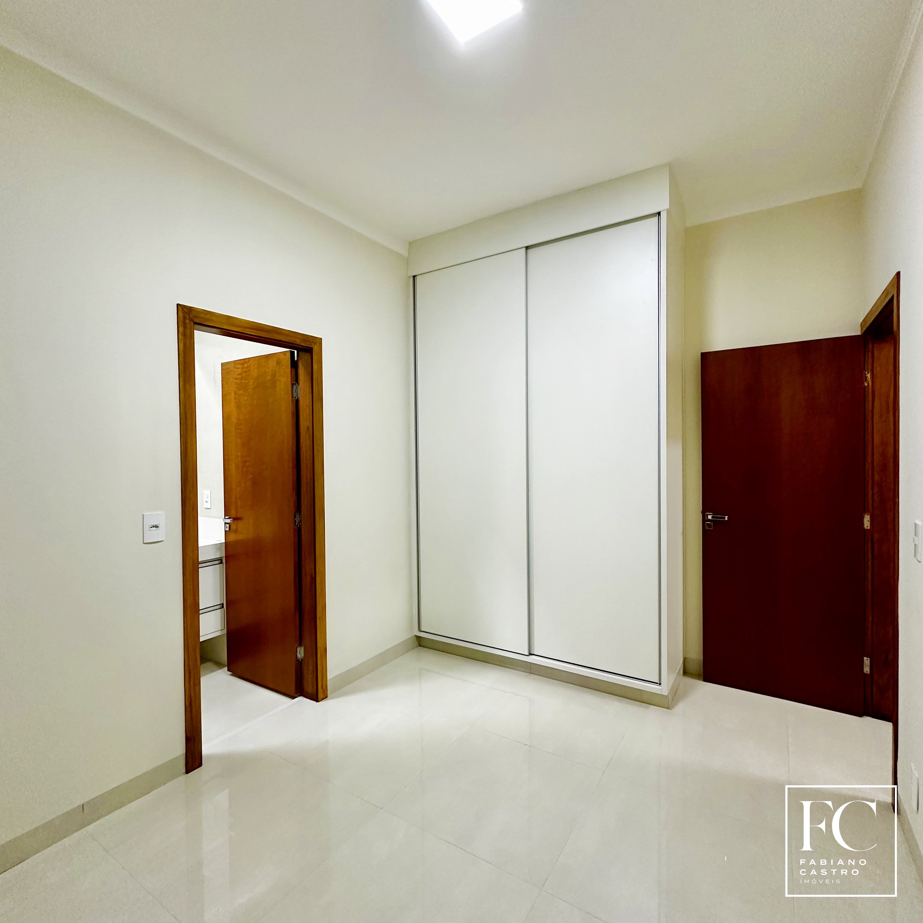 Casa de Condomínio com 3 quartos à venda — foto 15 de 22