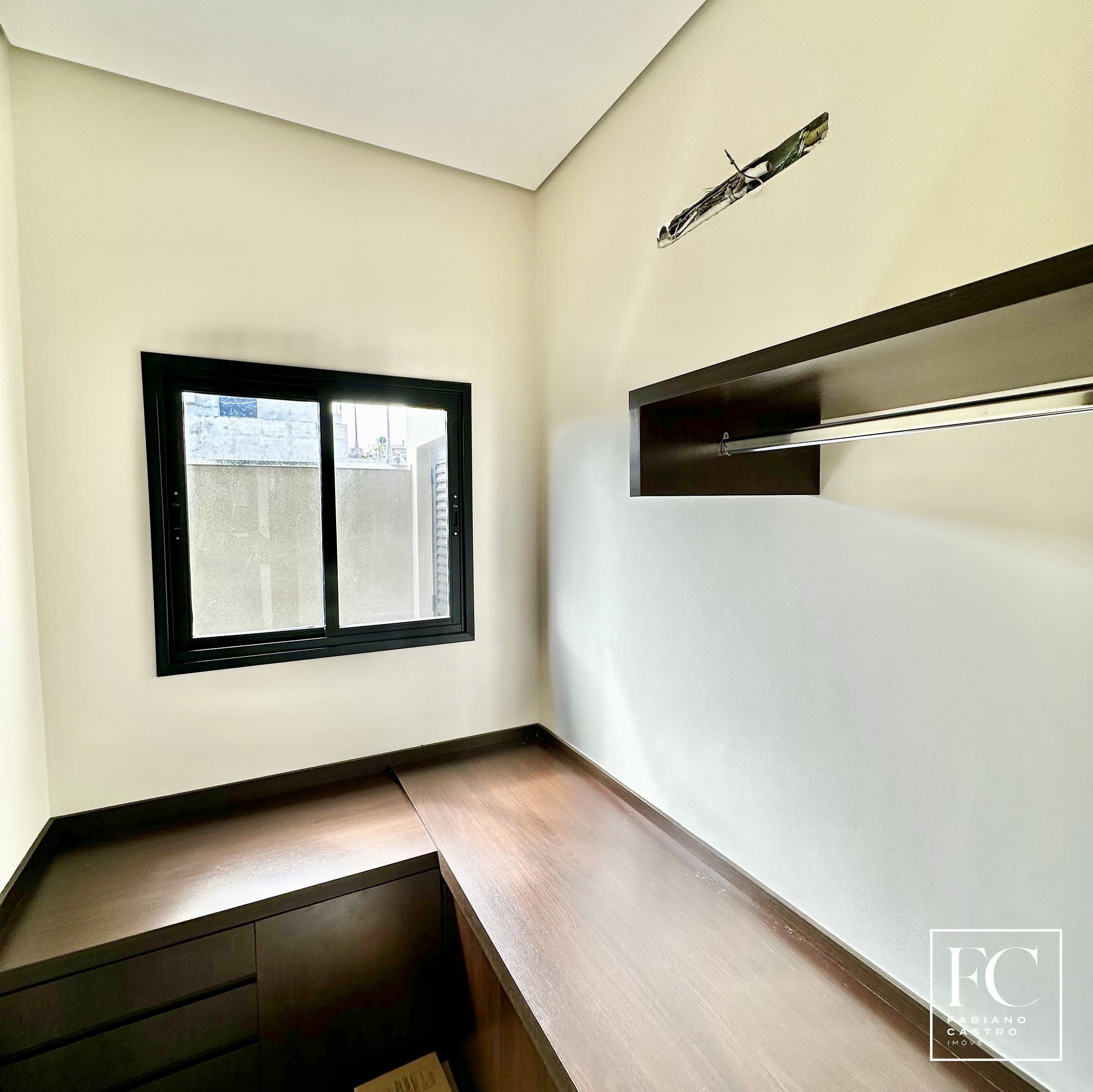 Casa de Condomínio com 3 quartos à venda — foto 3 de 17