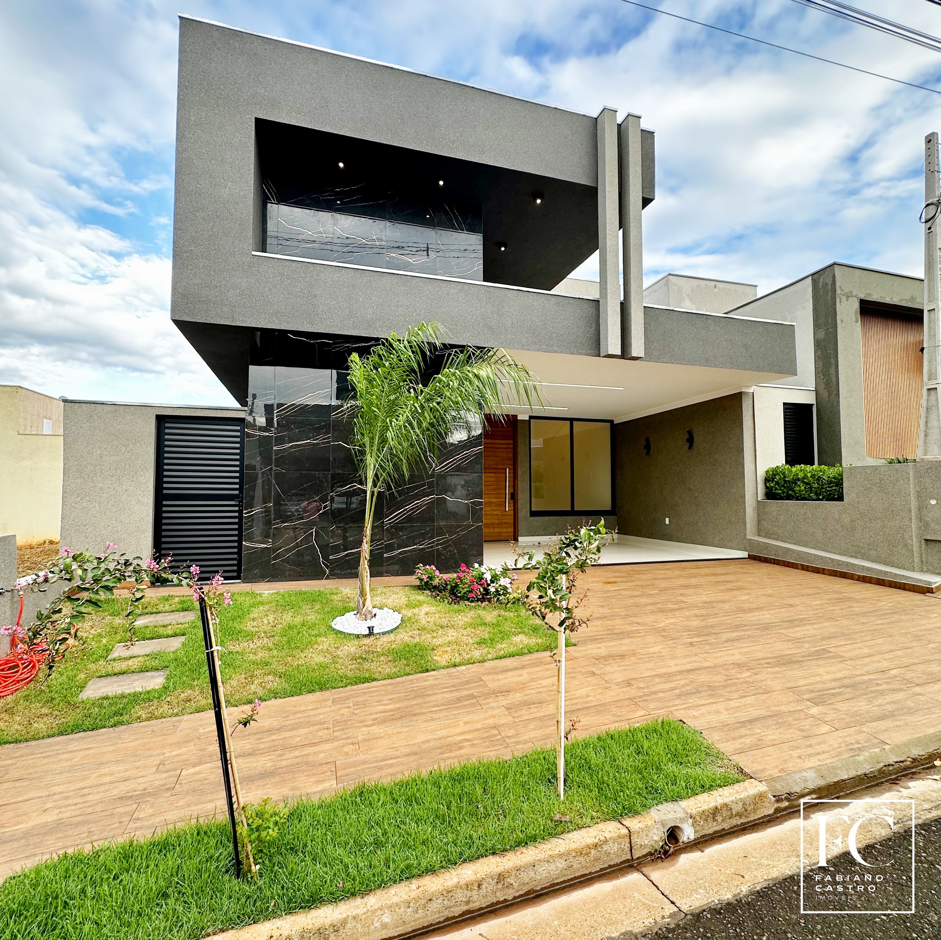 Casa de Condomínio com 3 quartos à venda — foto 2 de 22