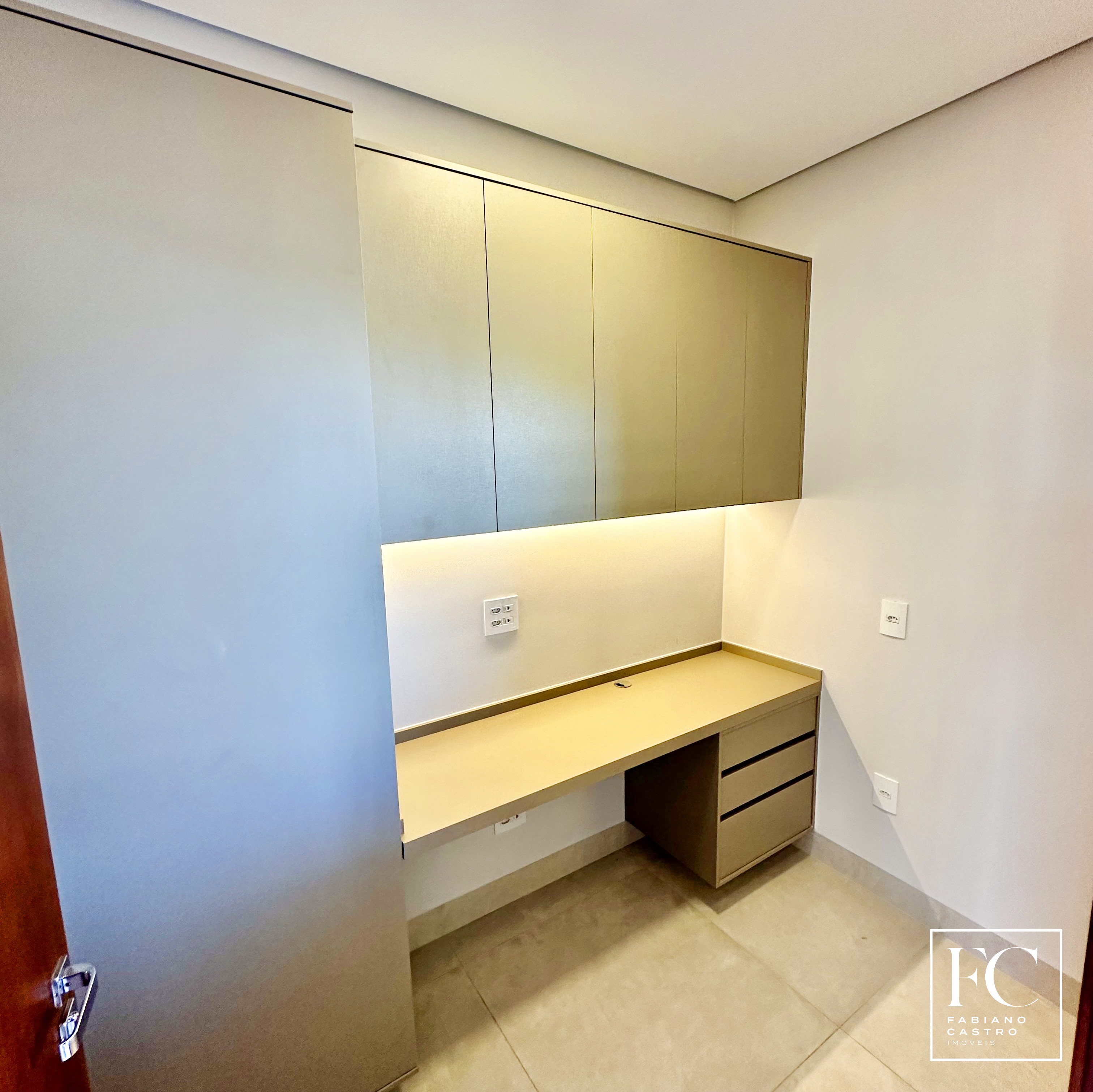 Casa de Condomínio com 3 quartos à venda — foto 3 de 31