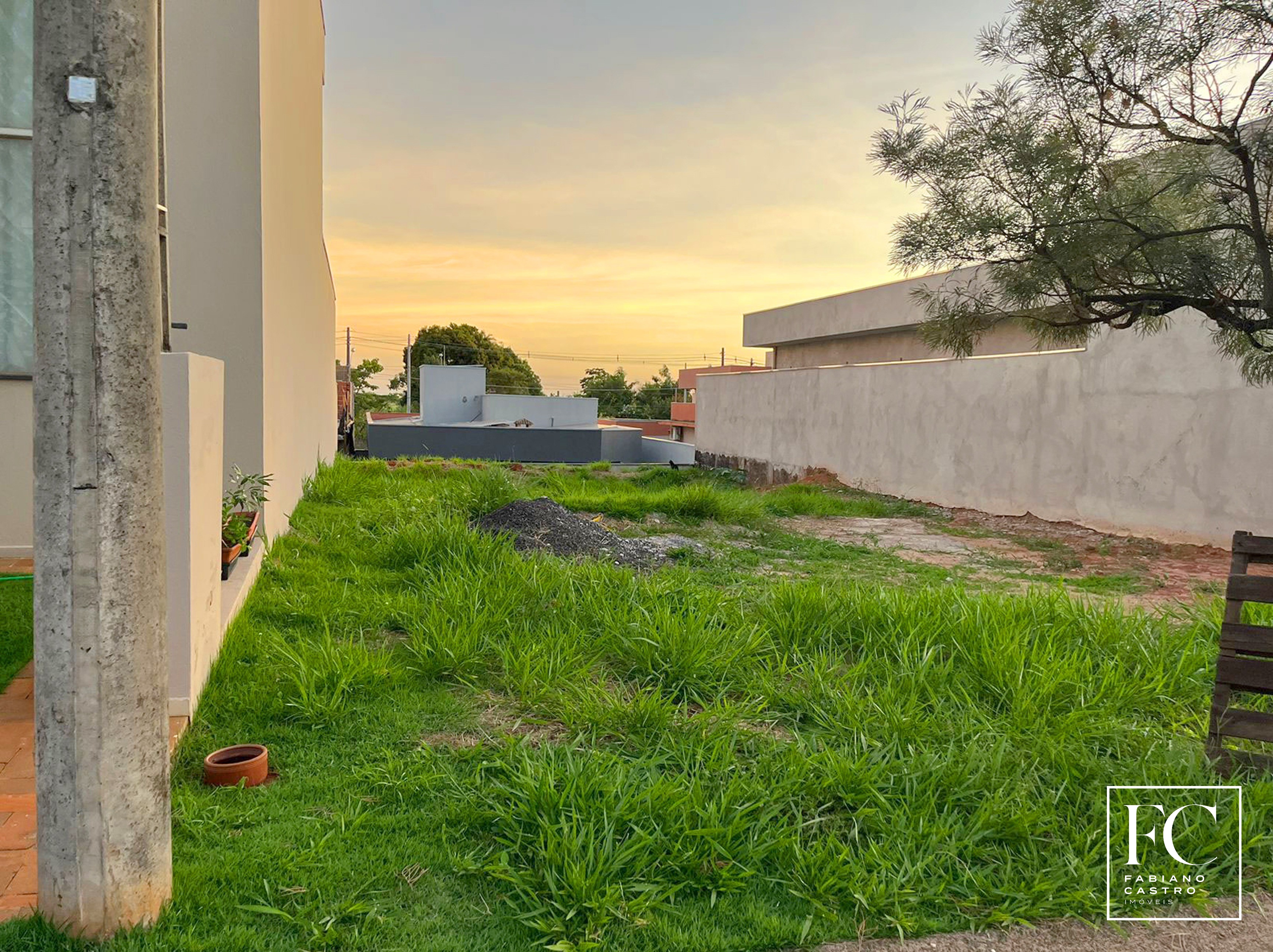 Terreno / Lote / Condomínio  à venda, 275m² — foto 2 de 9