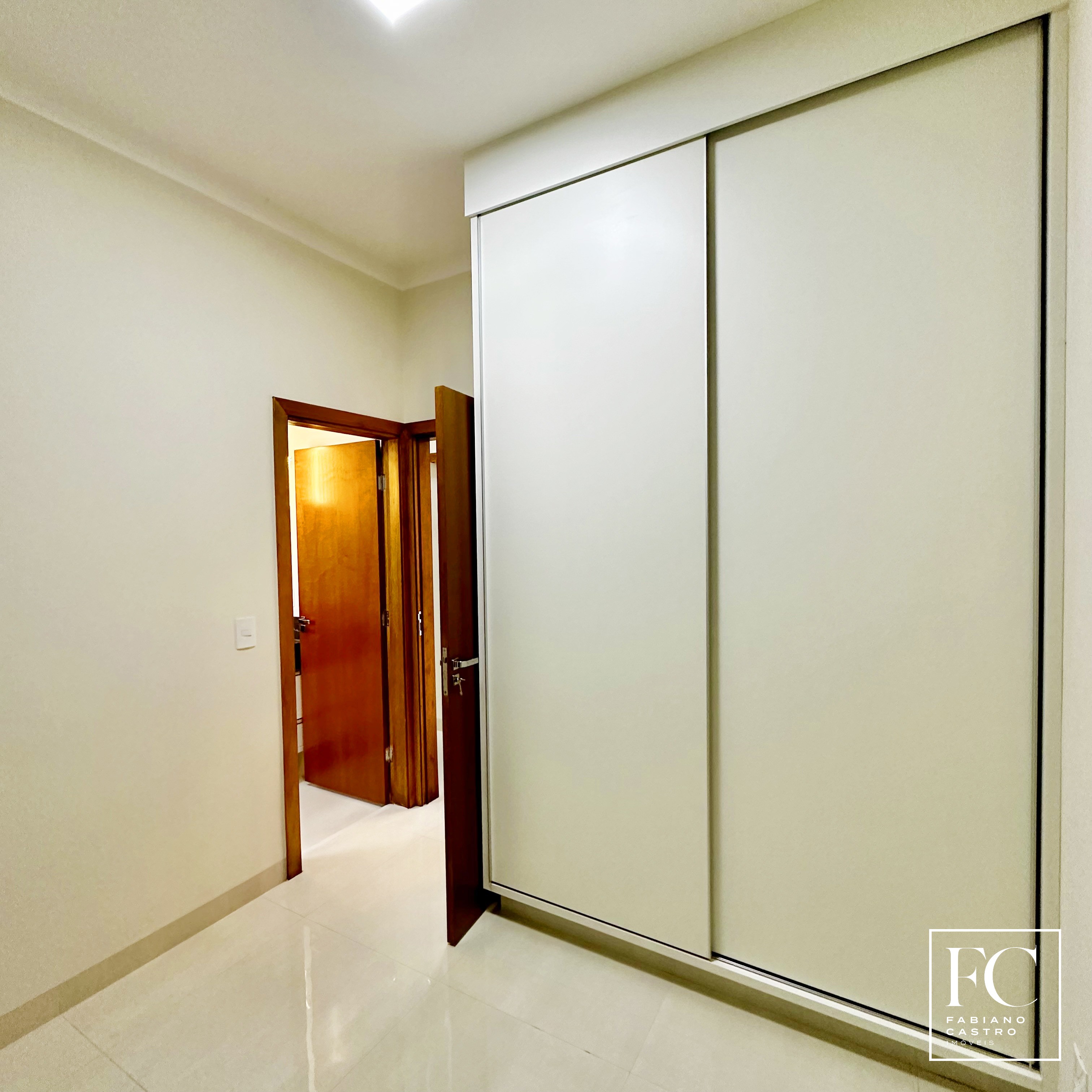 Casa de Condomínio com 3 quartos à venda — foto 17 de 22