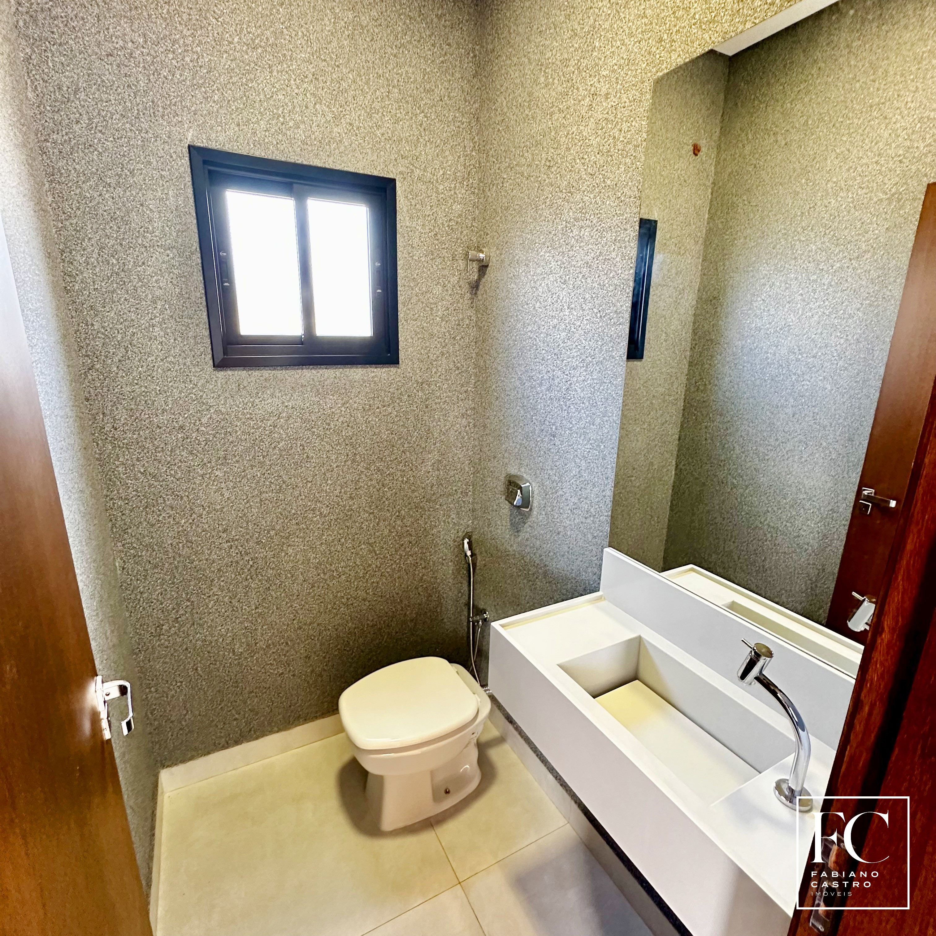 Casa de Condomínio com 3 quartos à venda — foto 2 de 19