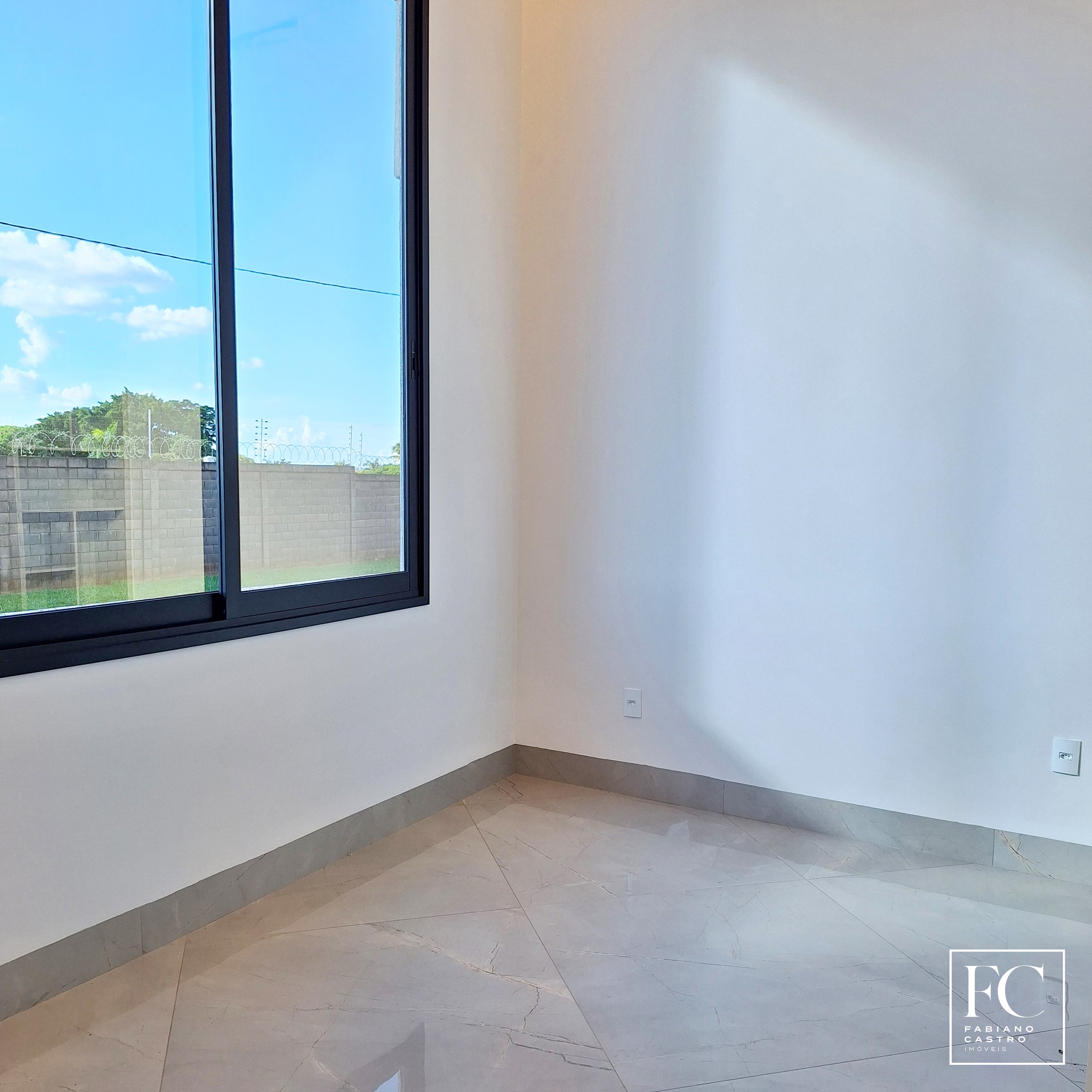 Casa de Condomínio com 3 quartos à venda — foto 8 de 33
