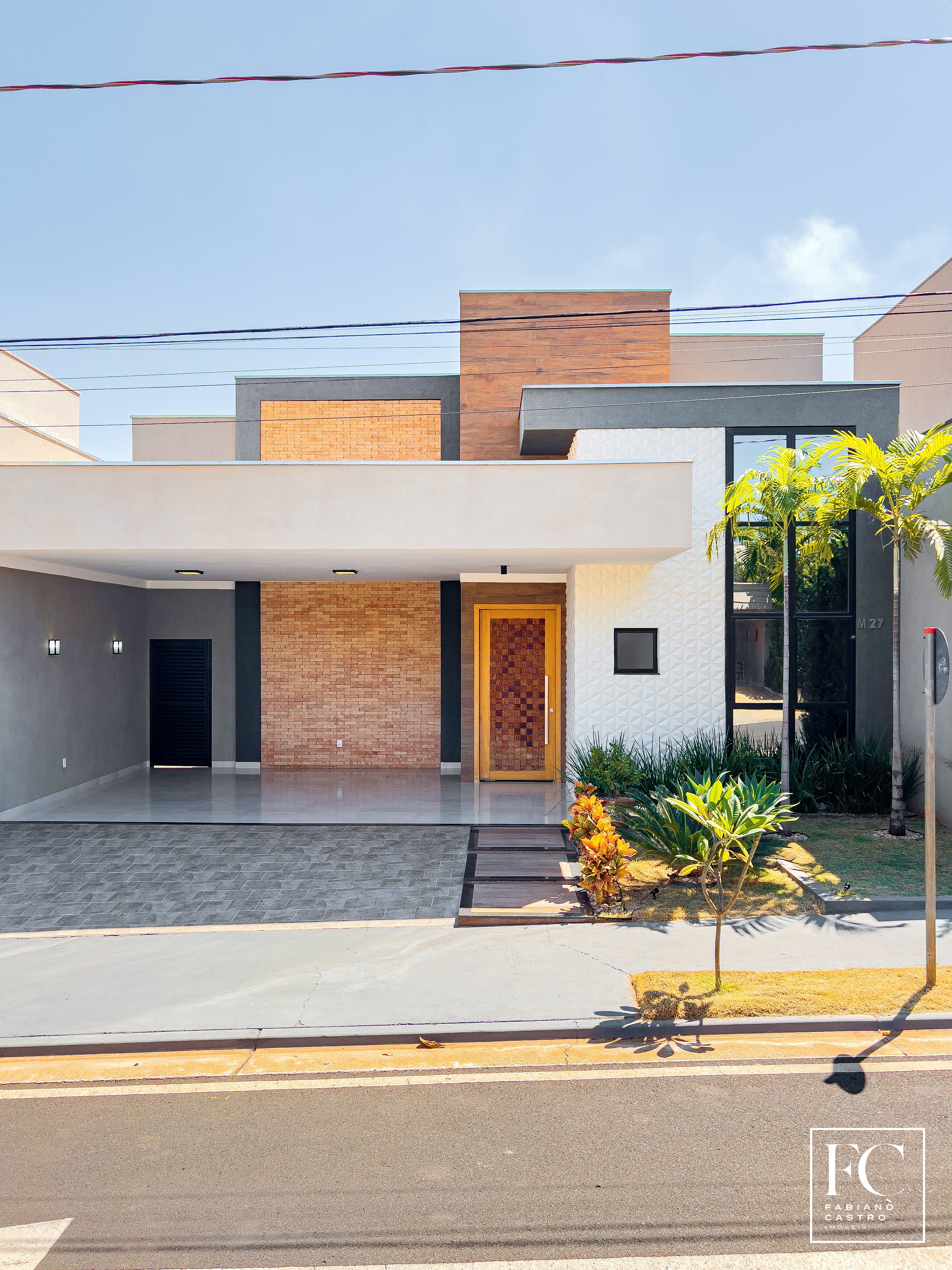 Casa de Condomínio com 3 quartos à venda — foto 1 de 30