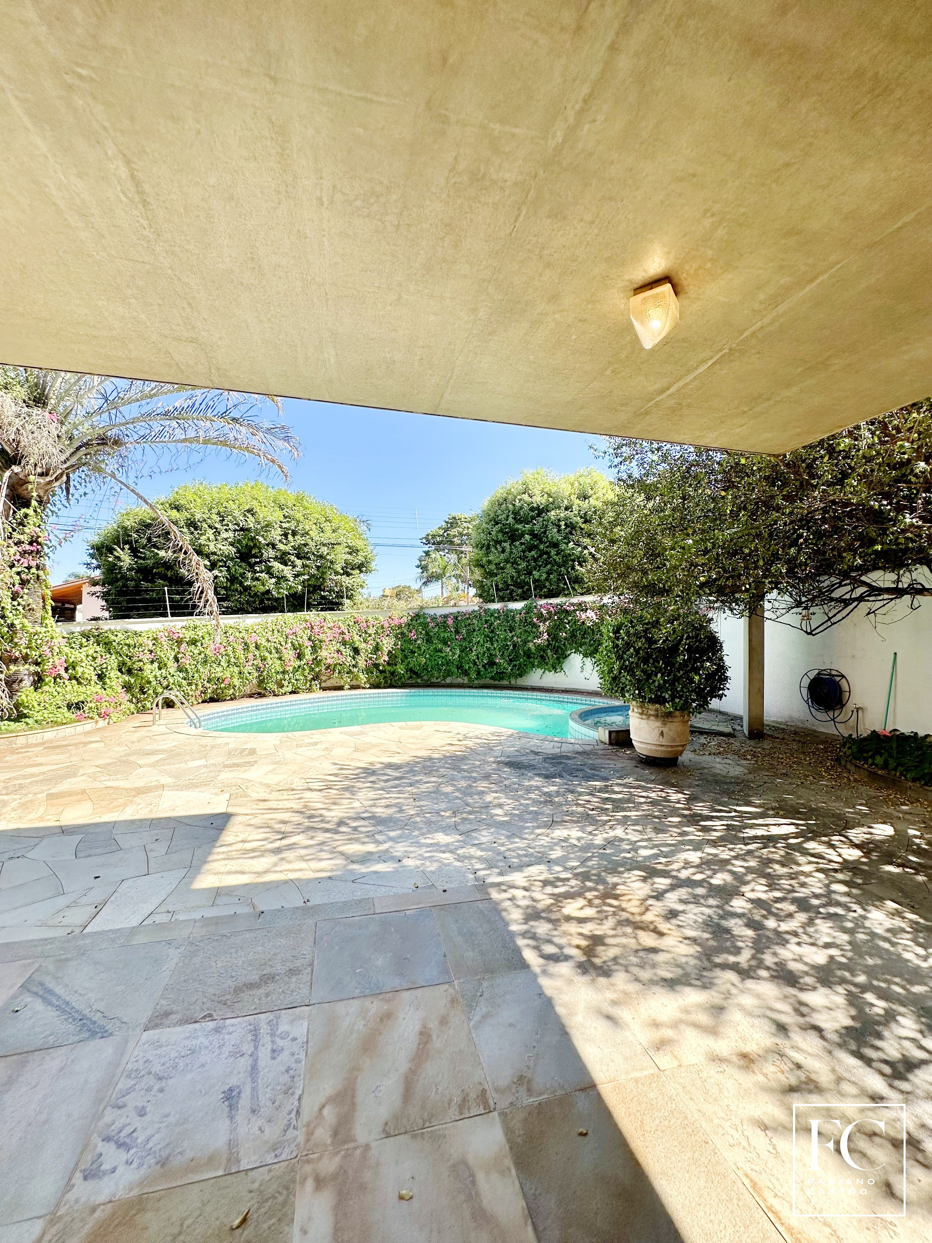 Casa com 4 quartos à venda — foto 9 de 40