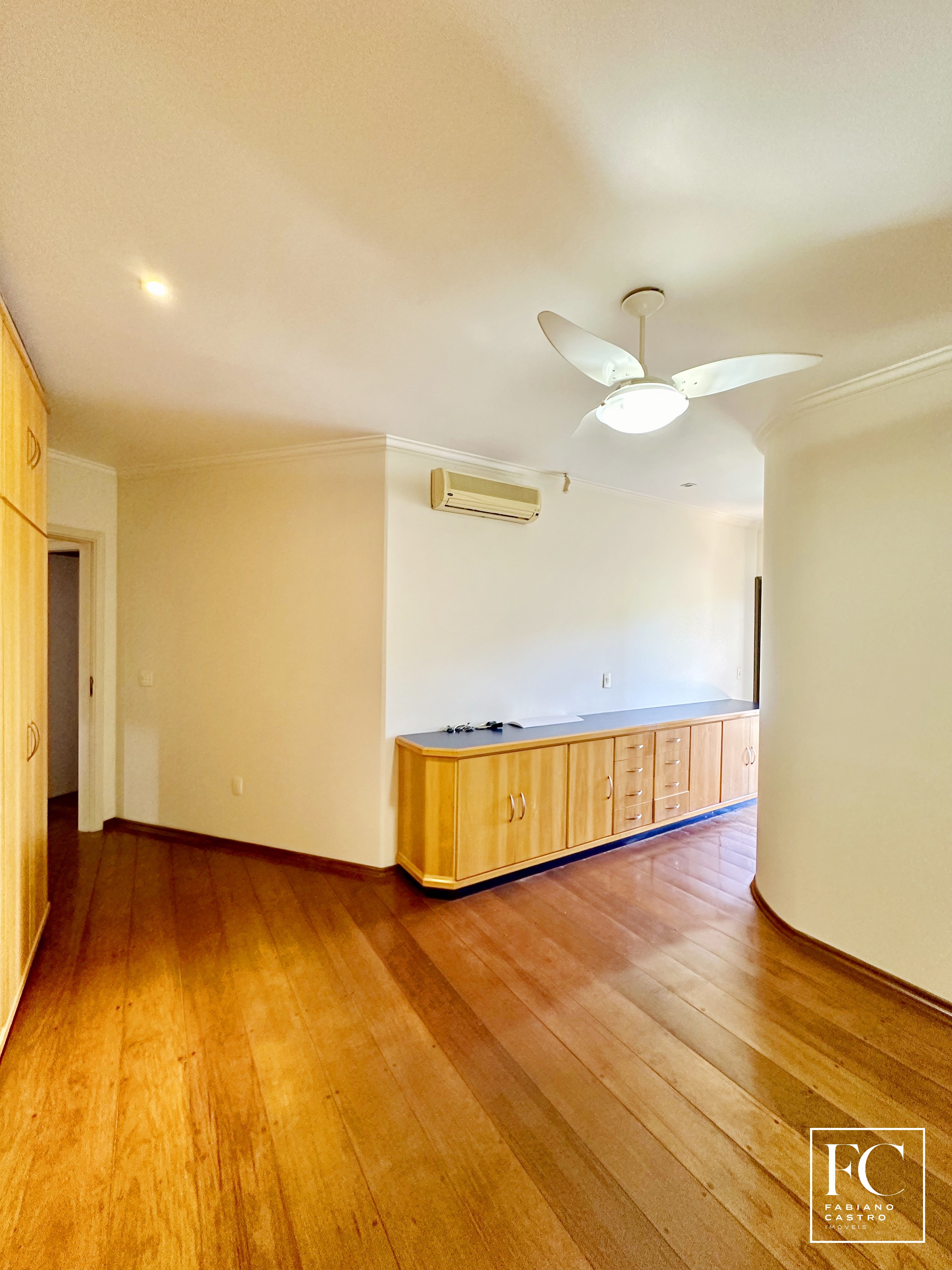 Casa com 4 quartos à venda — foto 29 de 40
