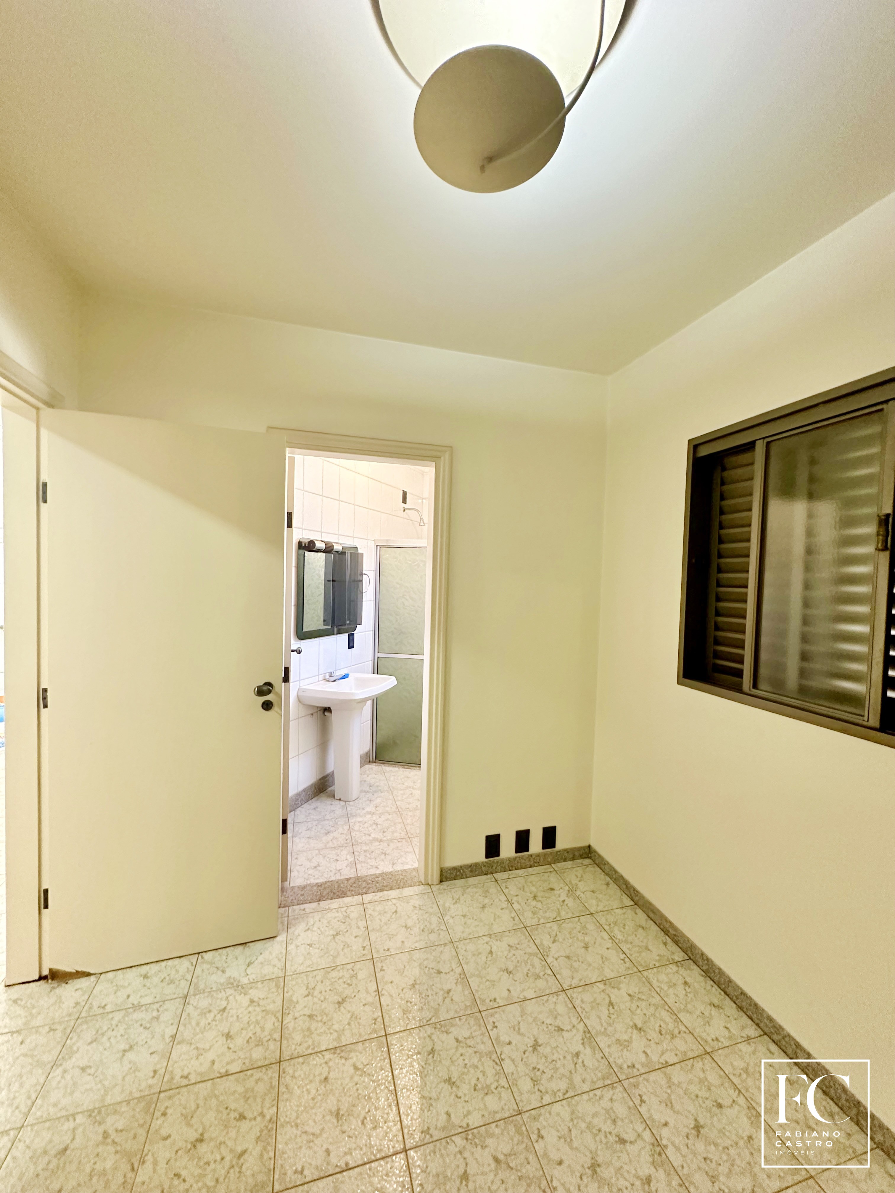 Casa com 4 quartos à venda — foto 38 de 40
