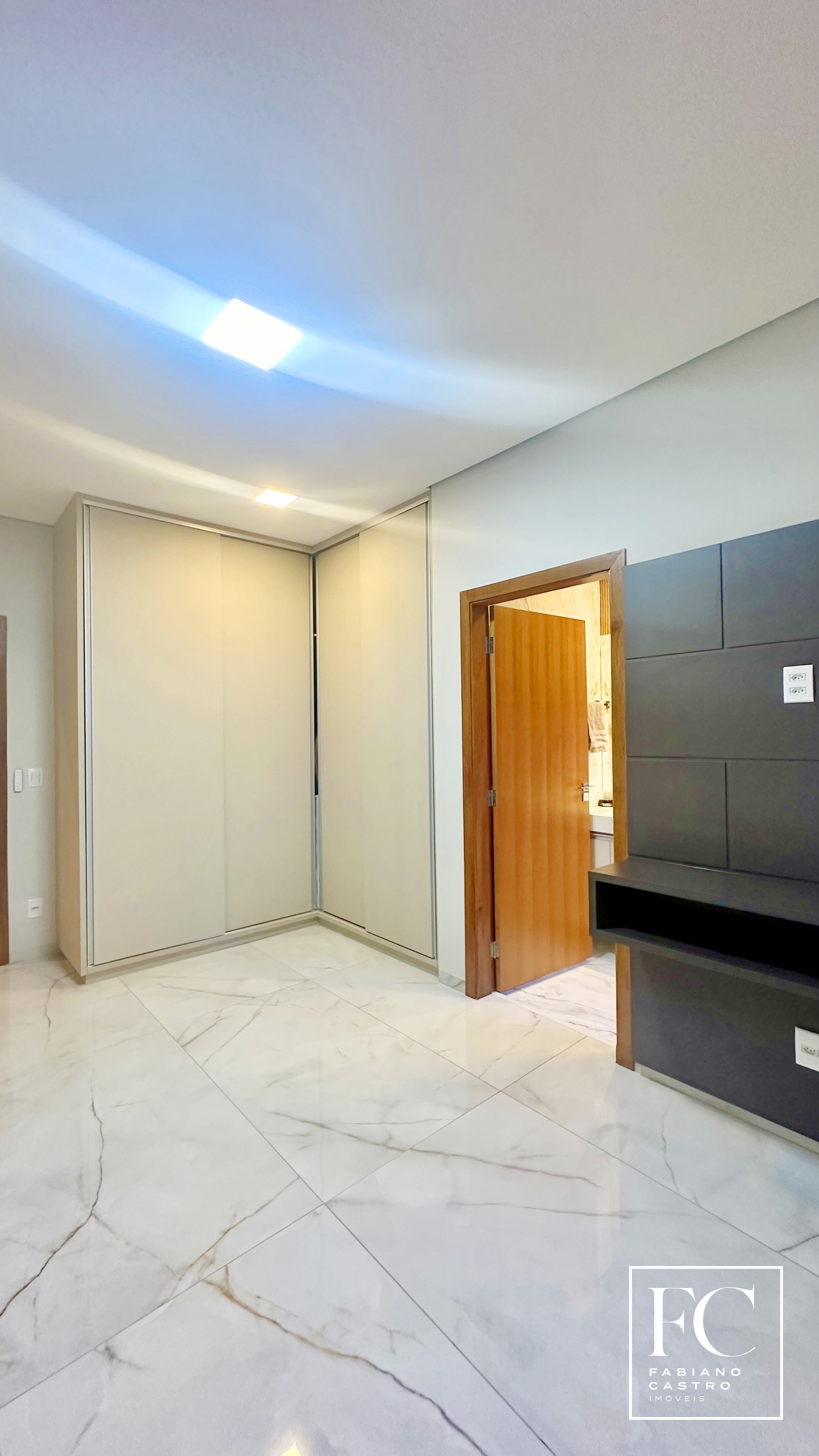 Casa de Condomínio com 3 quartos à venda — foto 25 de 32