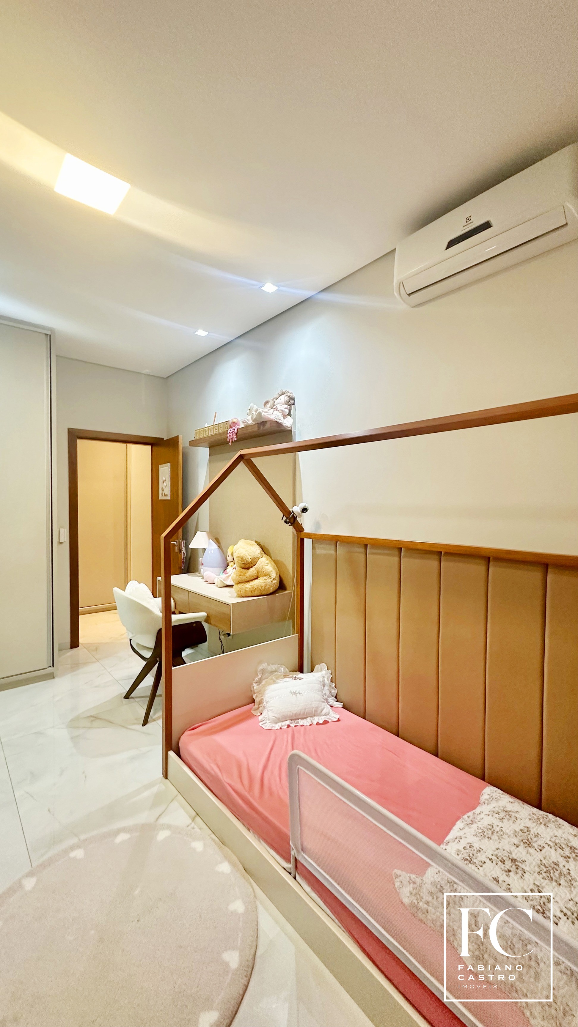 Casa de Condomínio com 3 quartos à venda — foto 21 de 32