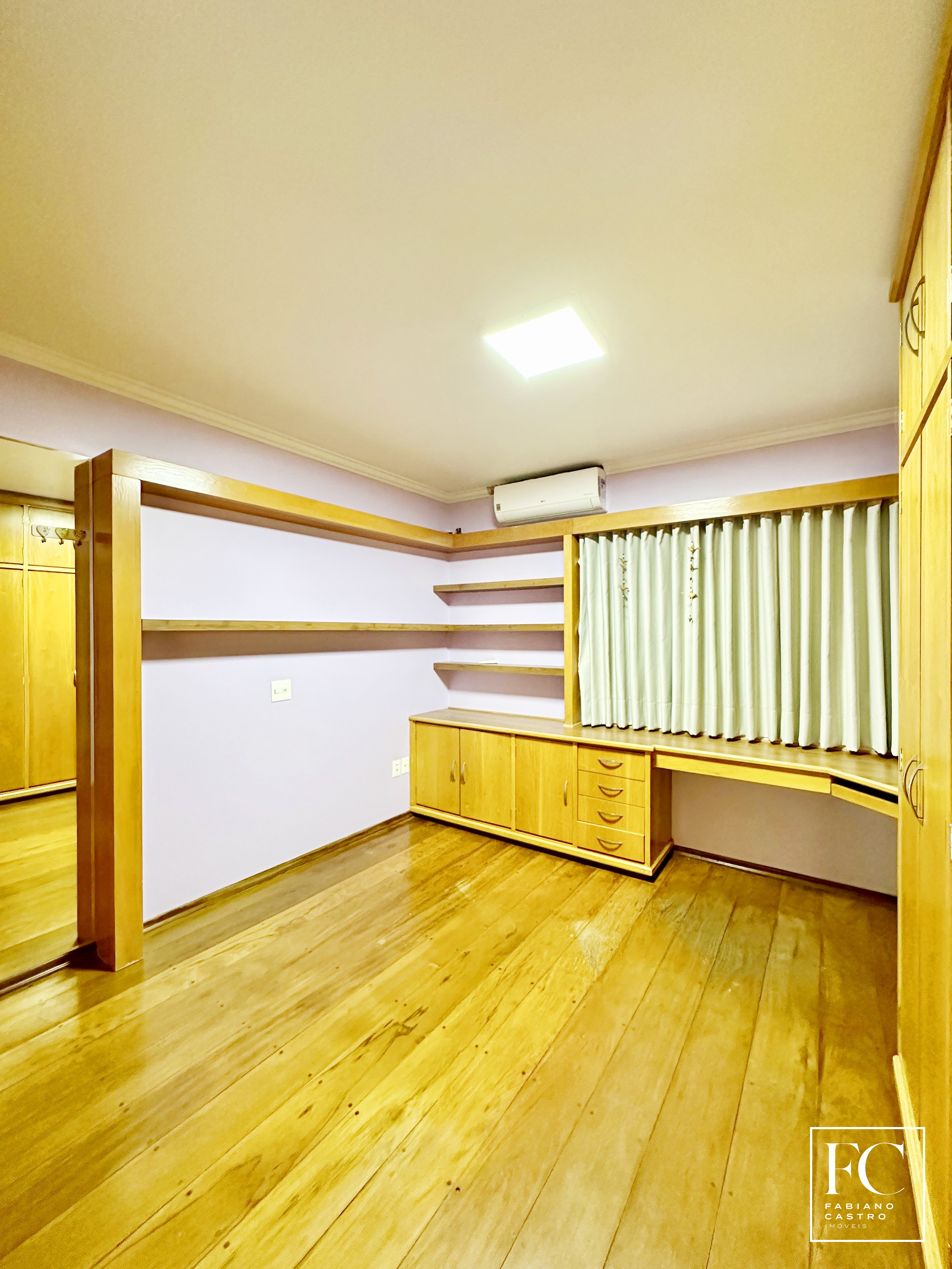 Casa com 4 quartos à venda — foto 32 de 40