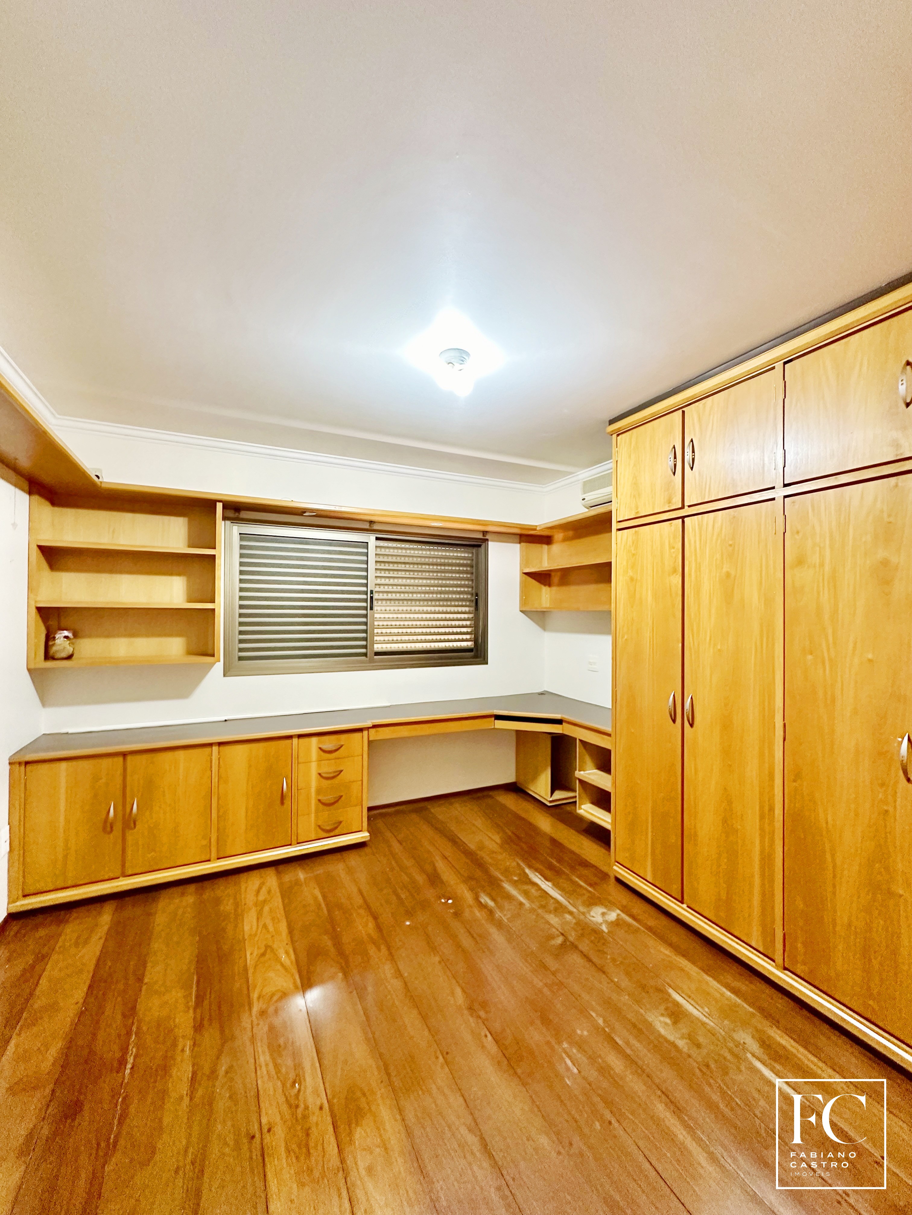 Casa com 4 quartos à venda — foto 34 de 40