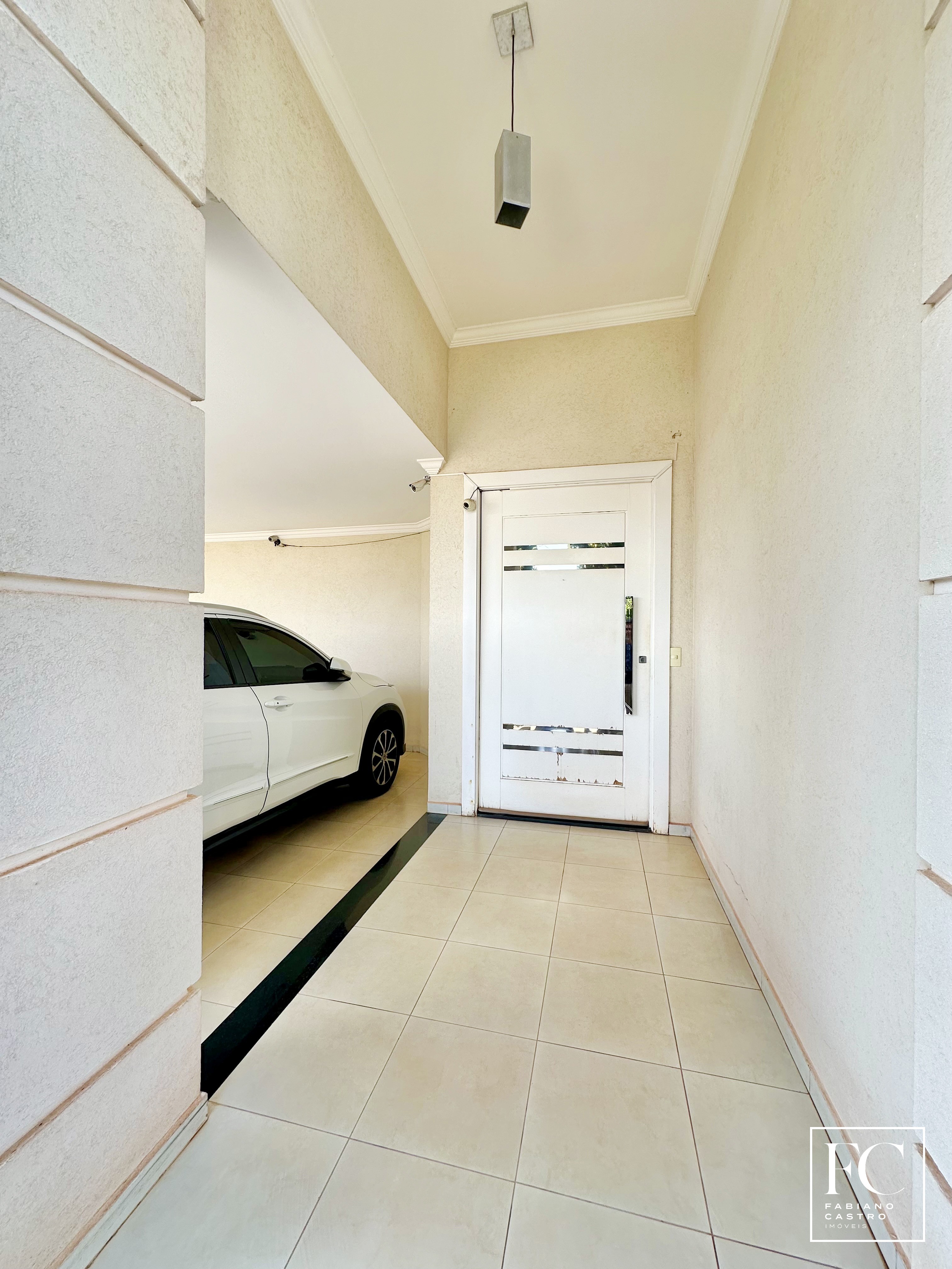 Casa de Condomínio com 3 quartos à venda — foto 2 de 21