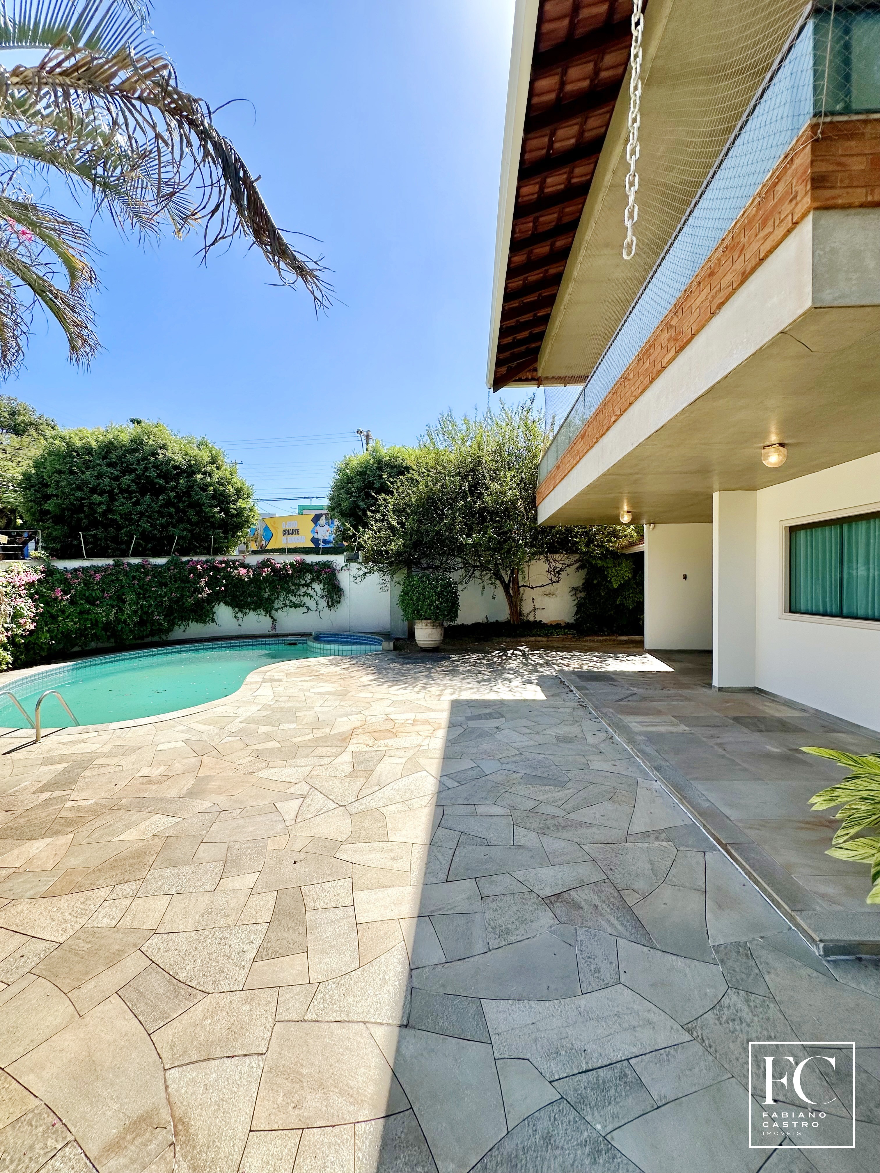 Casa com 4 quartos à venda — foto 10 de 40