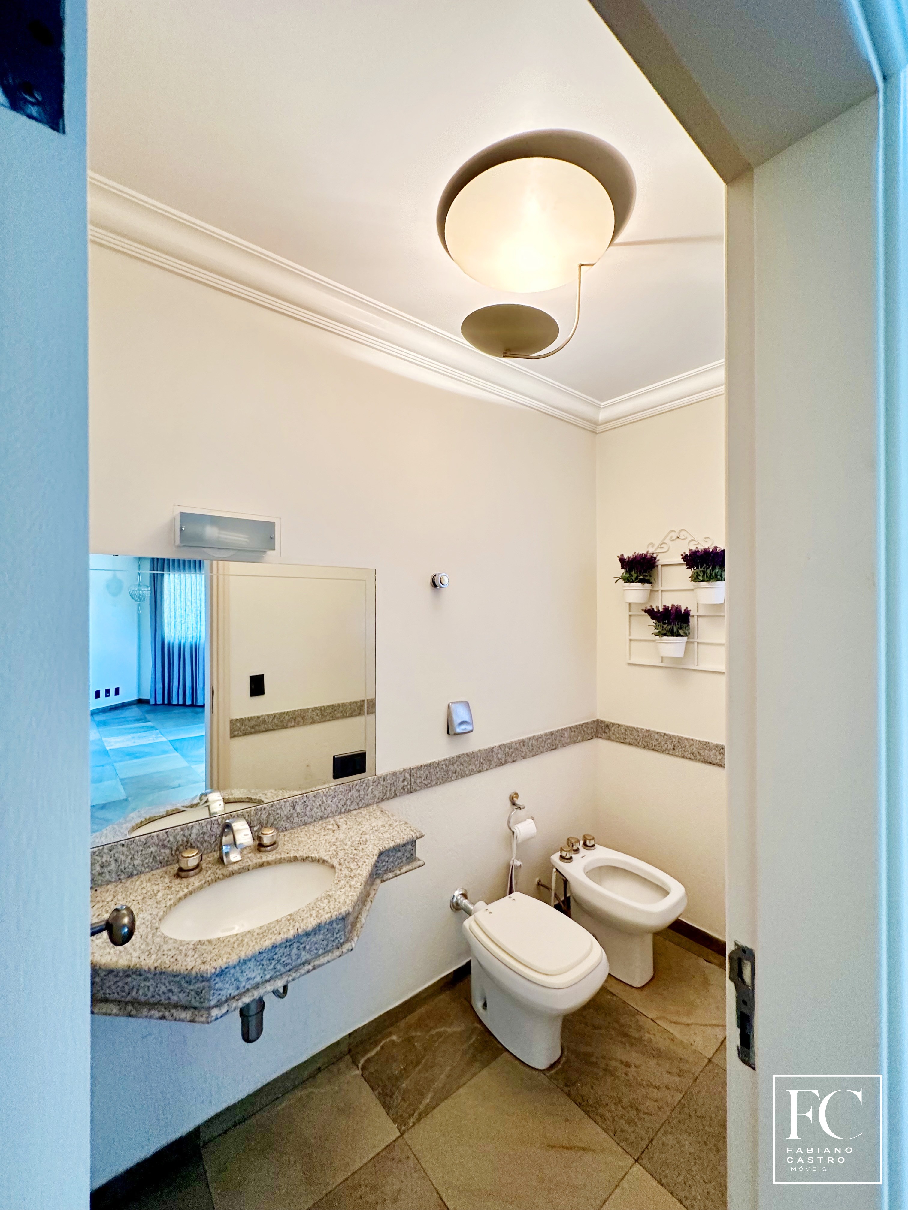 Casa com 4 quartos à venda — foto 8 de 40