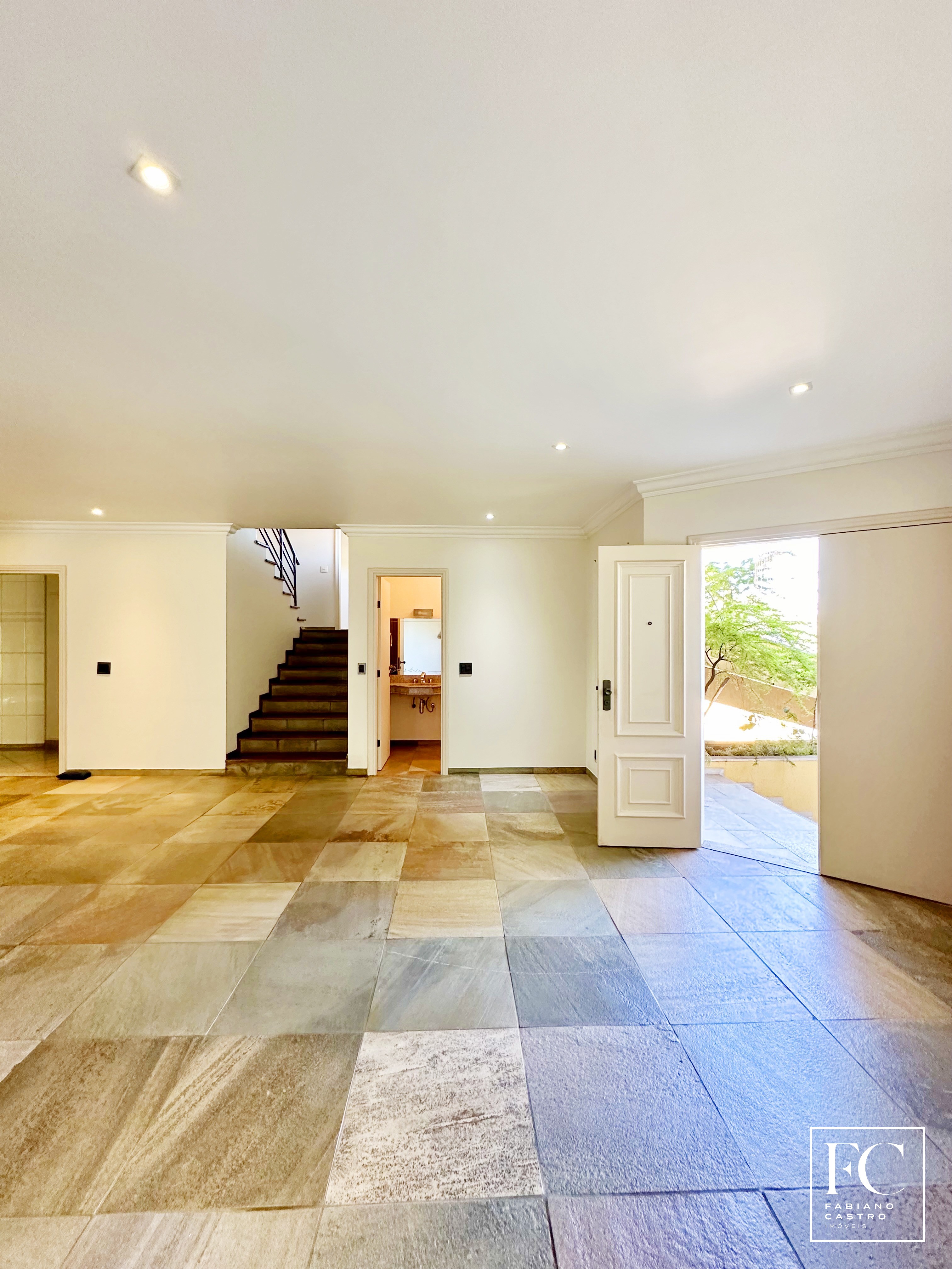 Casa com 4 quartos à venda — foto 6 de 40