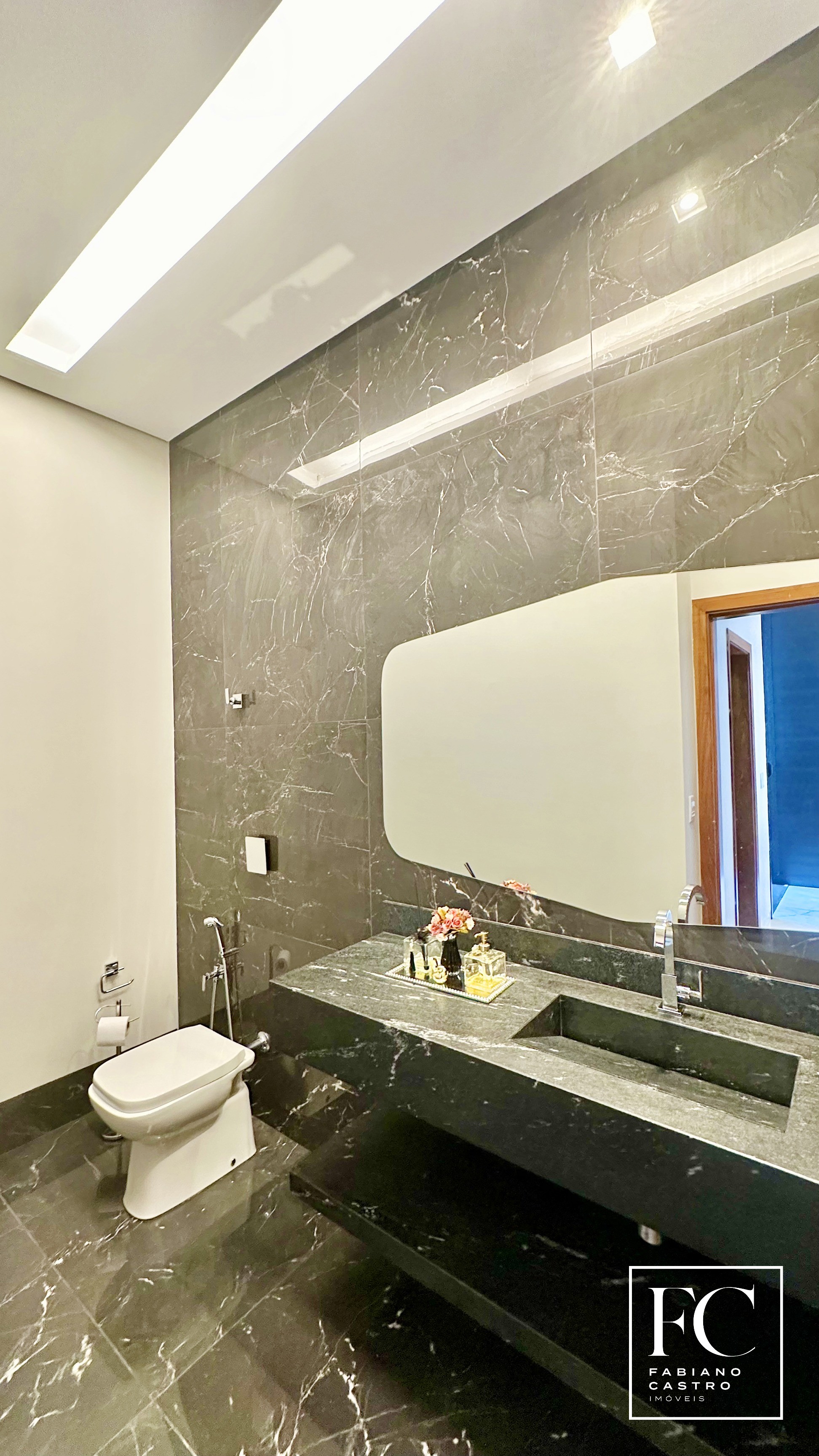 Casa de Condomínio com 3 quartos à venda — foto 4 de 32