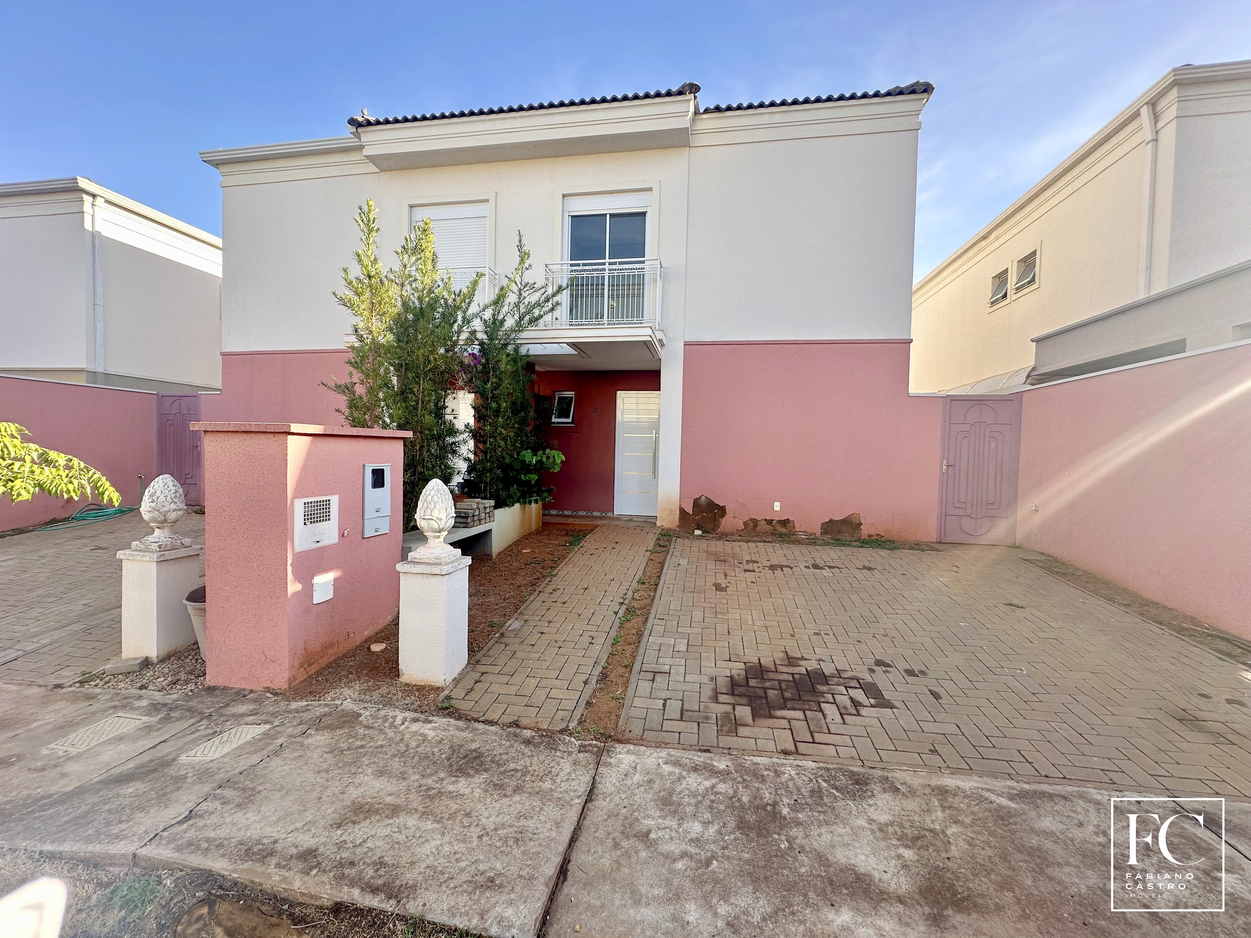 Casa de Condomínio com 3 quartos à venda — foto 1 de 16