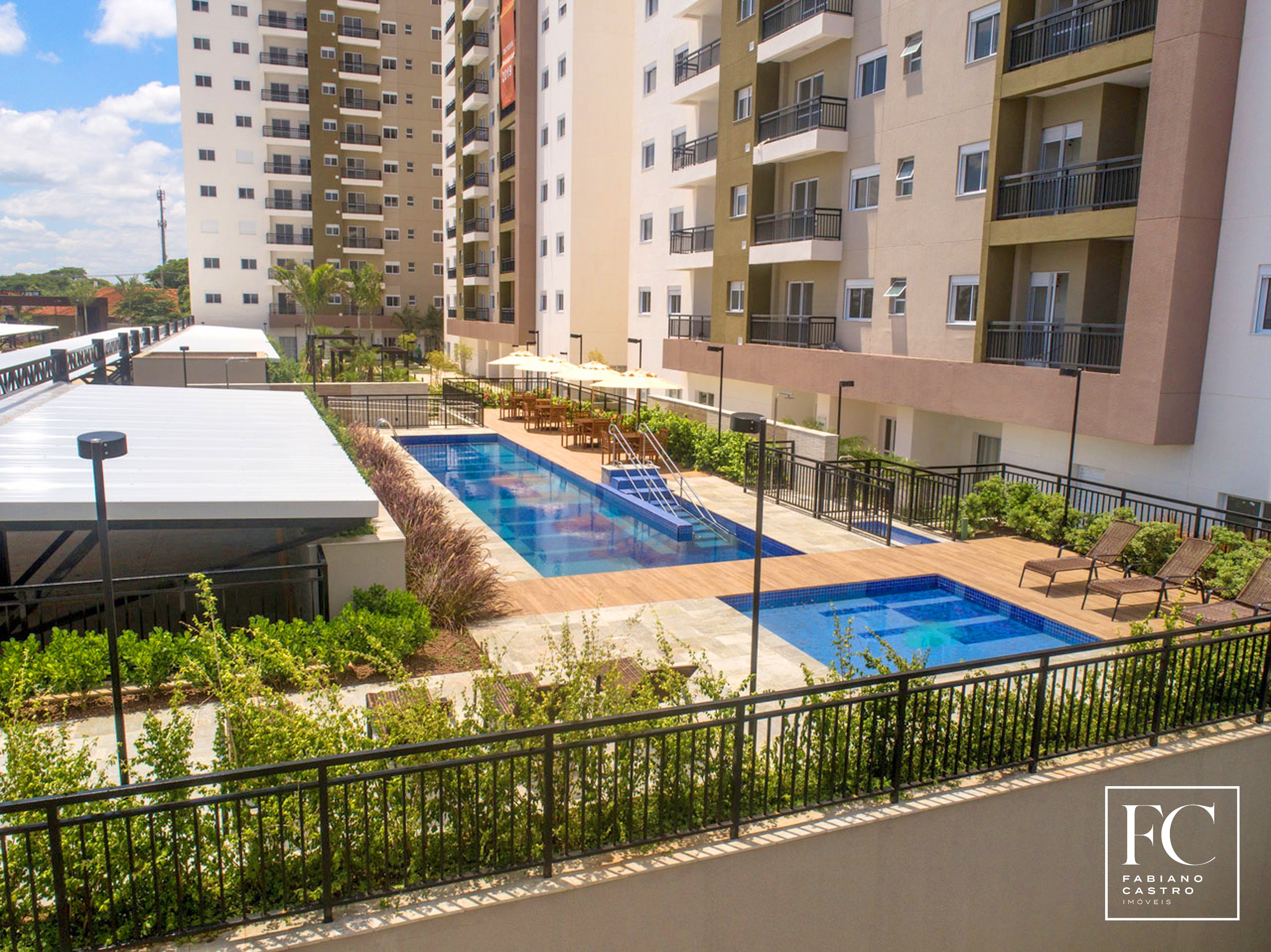 Apartamento com 3 quartos à venda, 77m² — foto 1 de 11