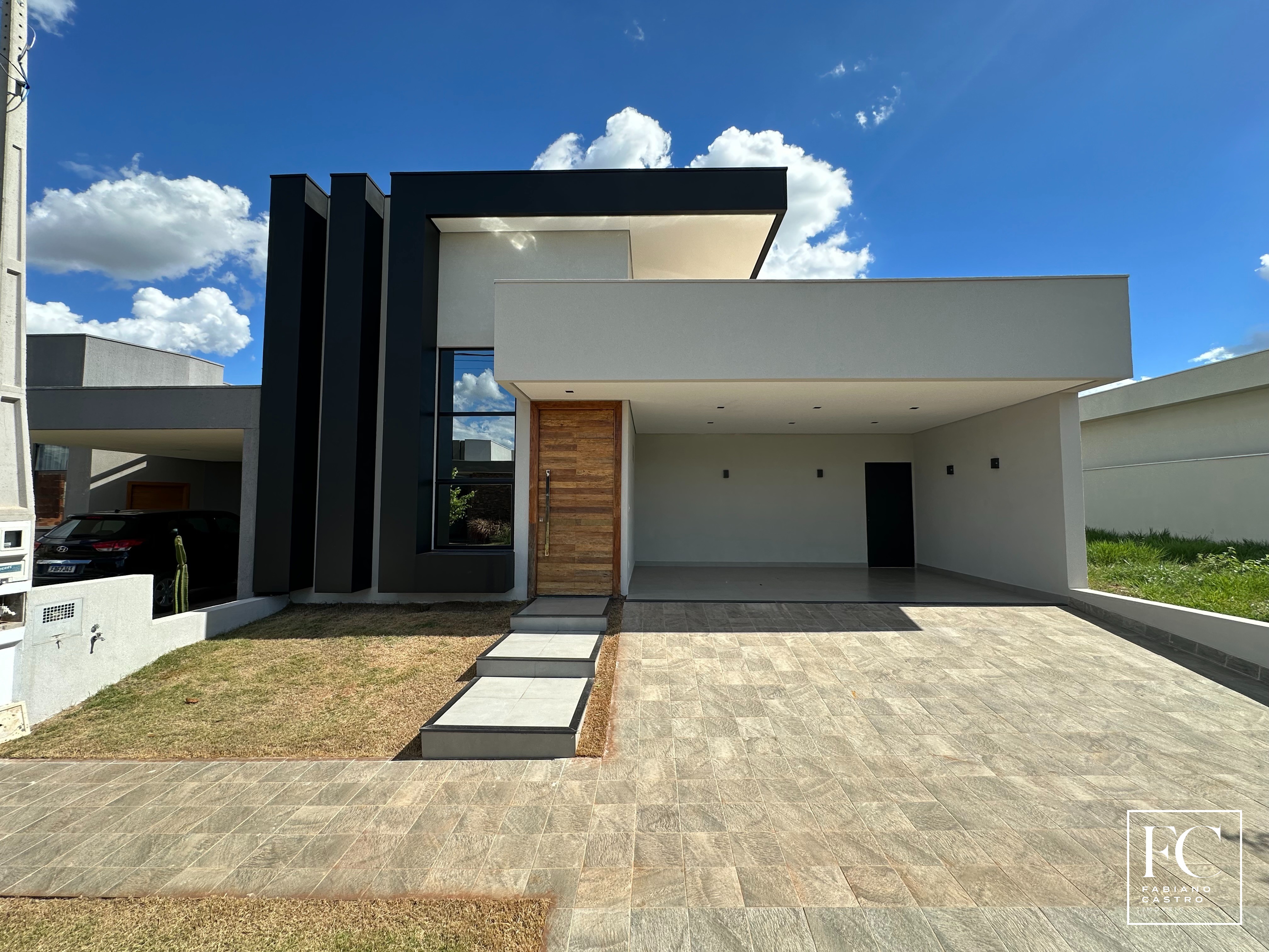 Casa de Condomínio com 3 quartos à venda — foto 1 de 23