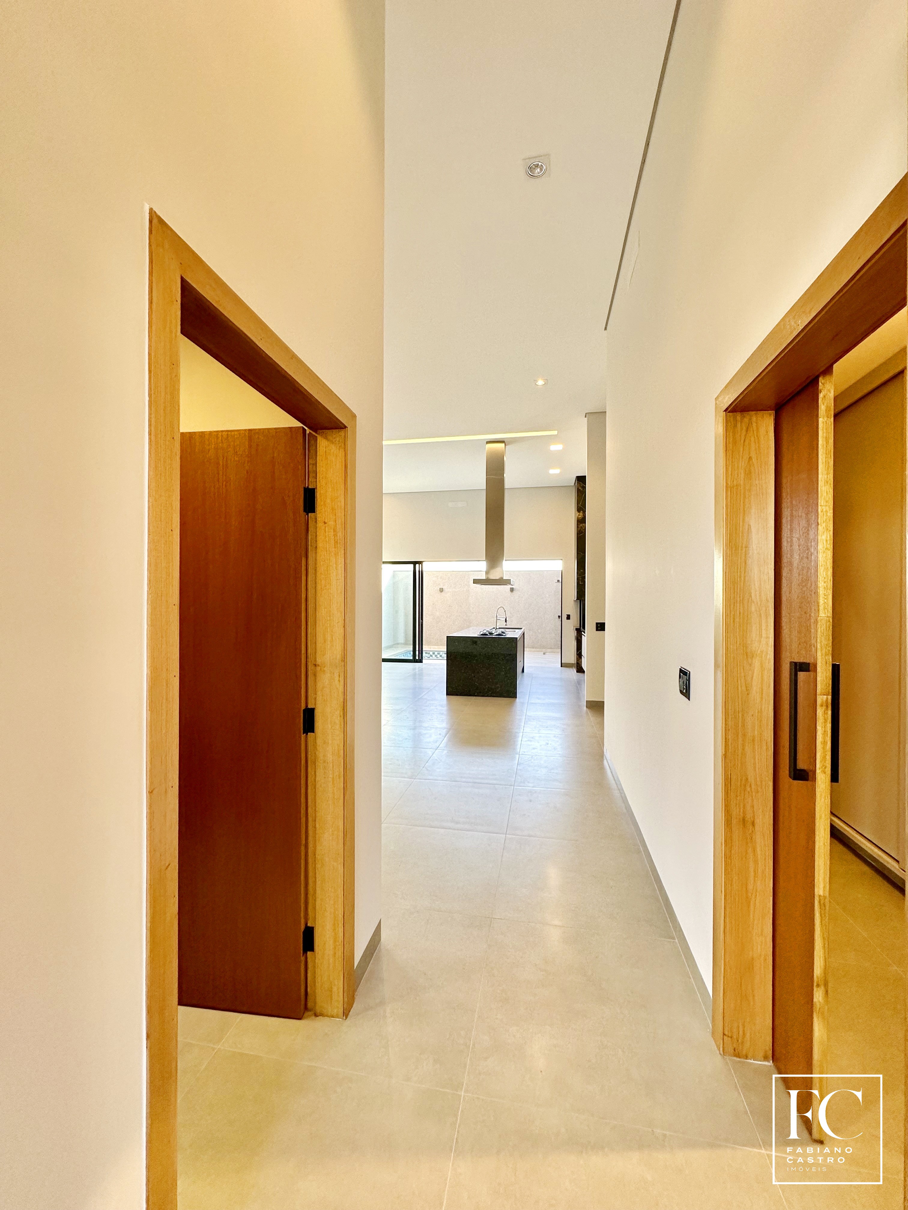 Casa de Condomínio com 3 quartos à venda — foto 2 de 22