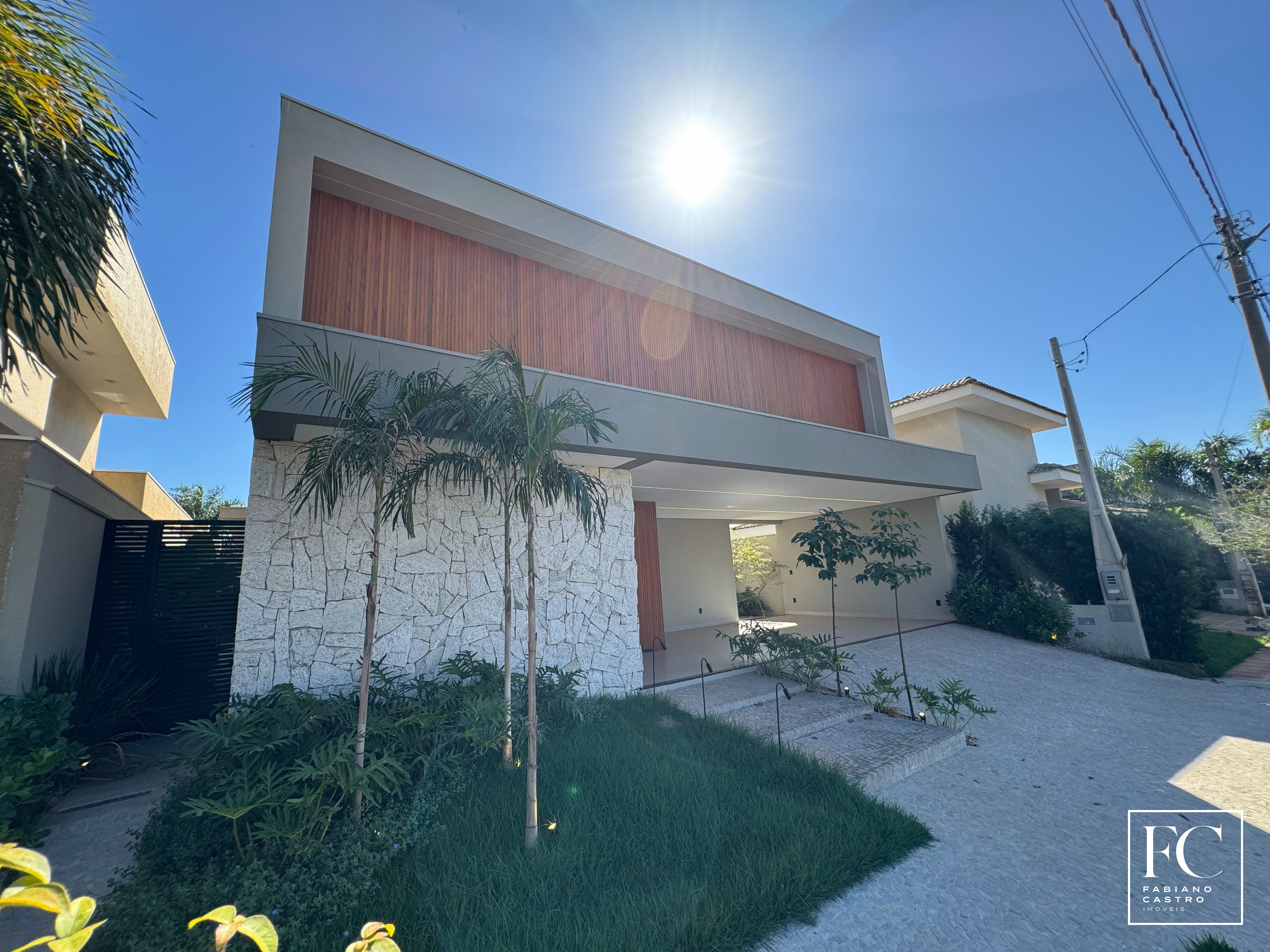 Casa de Condomínio com 3 quartos à venda — foto 3 de 35