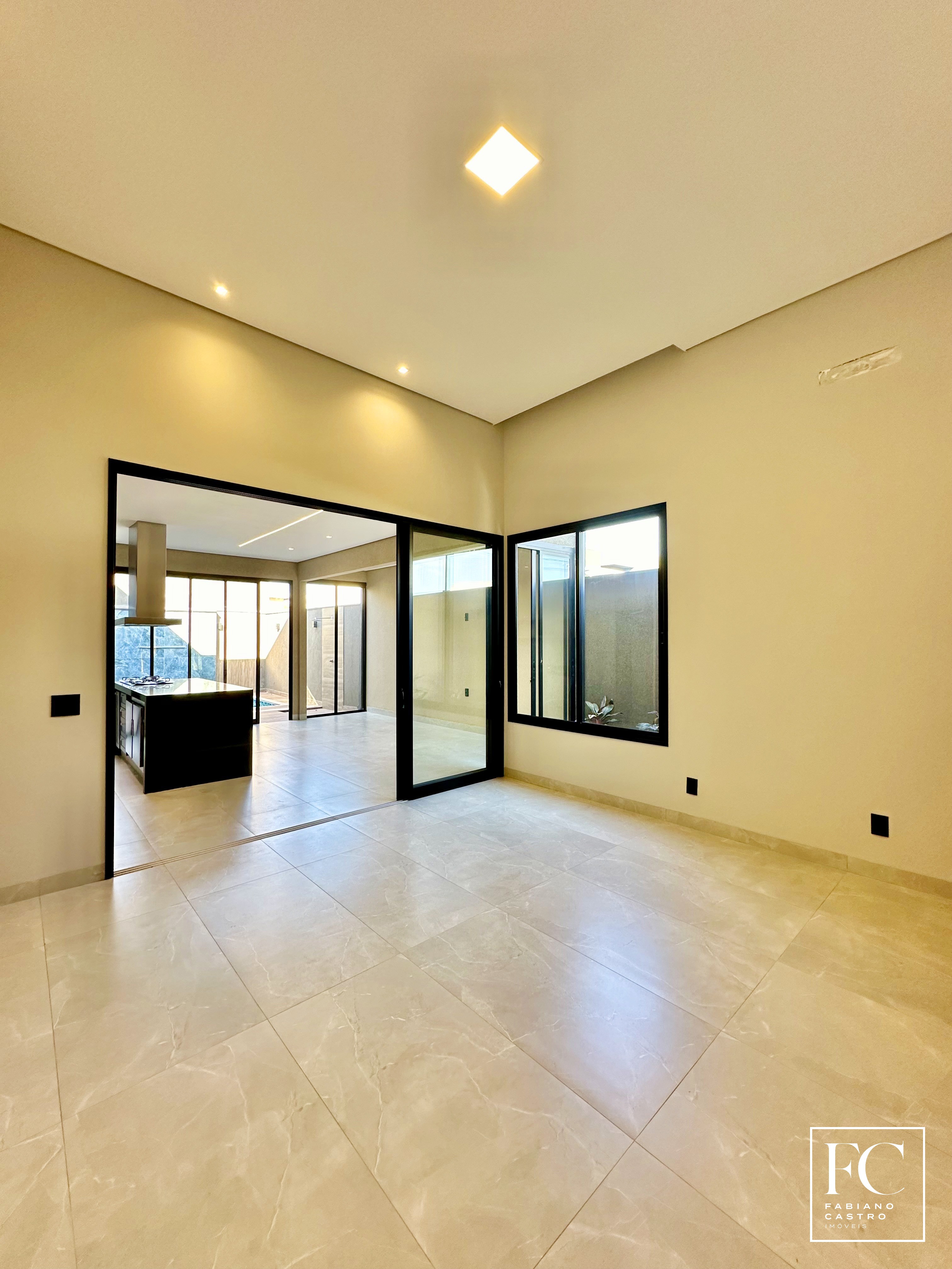 Casa de Condomínio com 3 quartos à venda — foto 2 de 21
