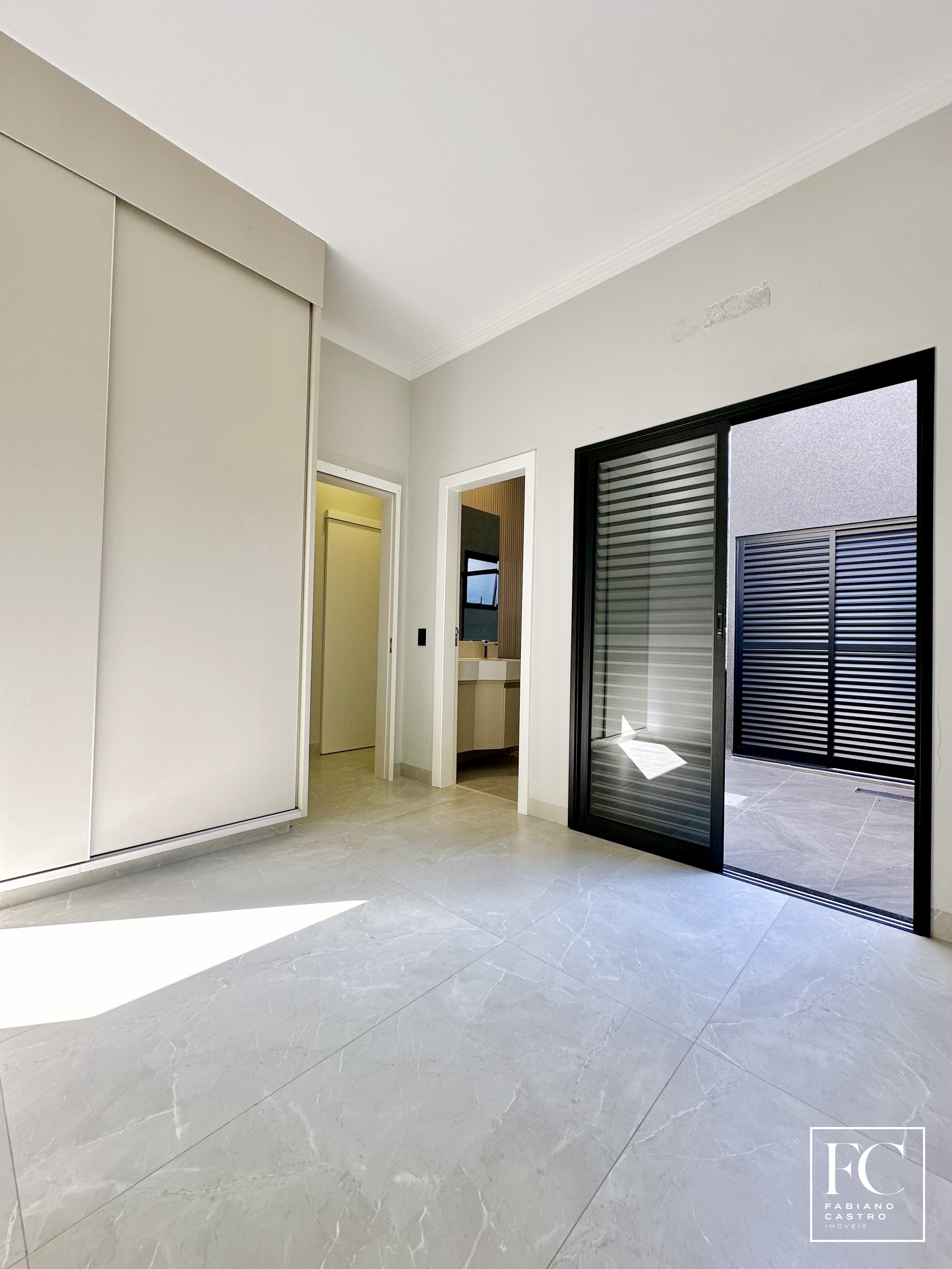 Casa de Condomínio com 3 quartos à venda — foto 17 de 21