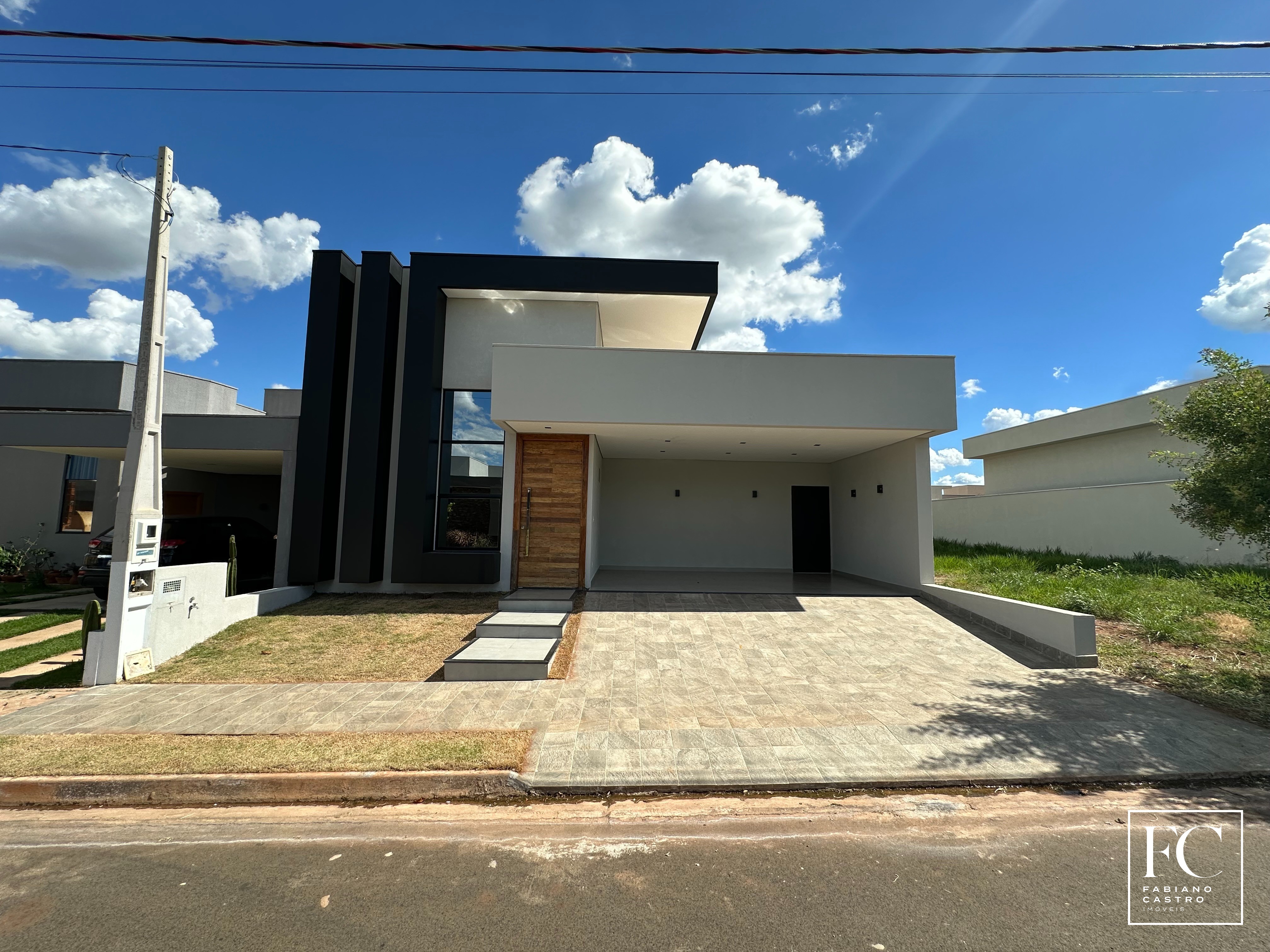 Casa de Condomínio com 3 quartos à venda — foto 2 de 23
