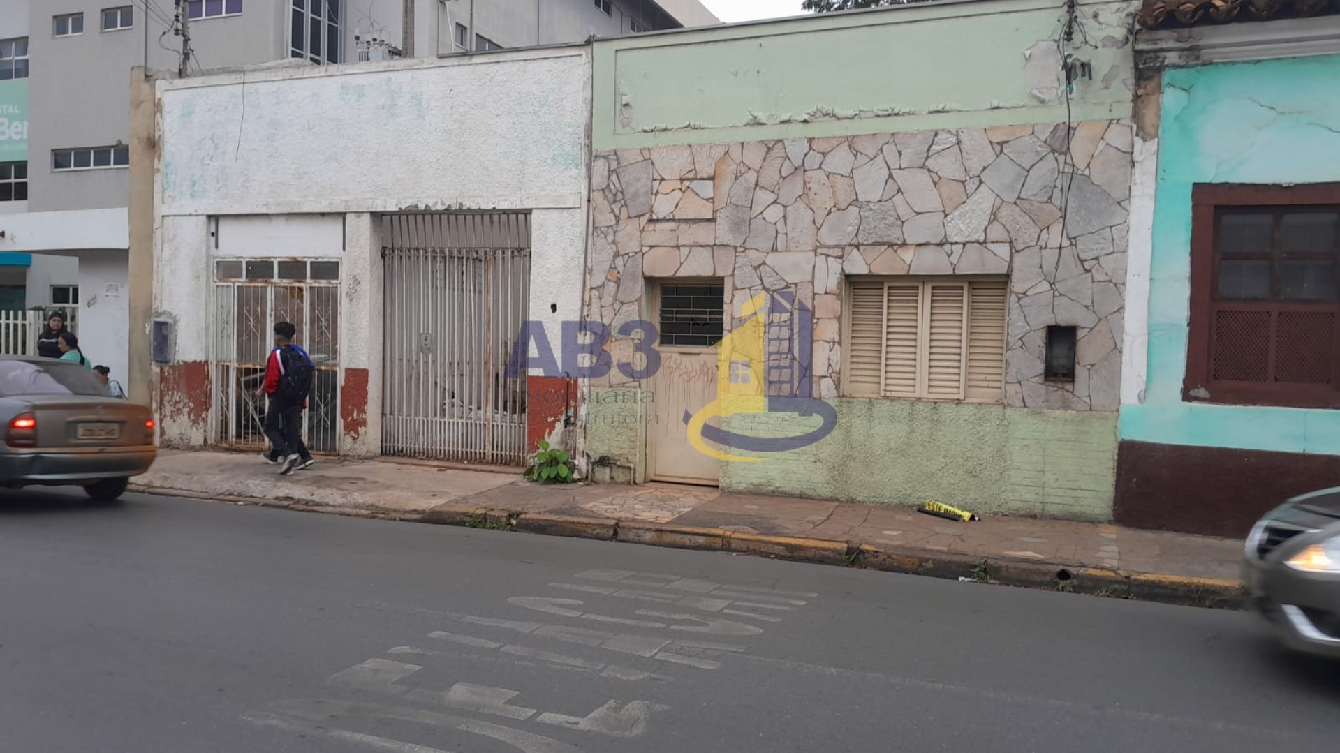 Casa, 3 quartos, 228 m² - Foto 1