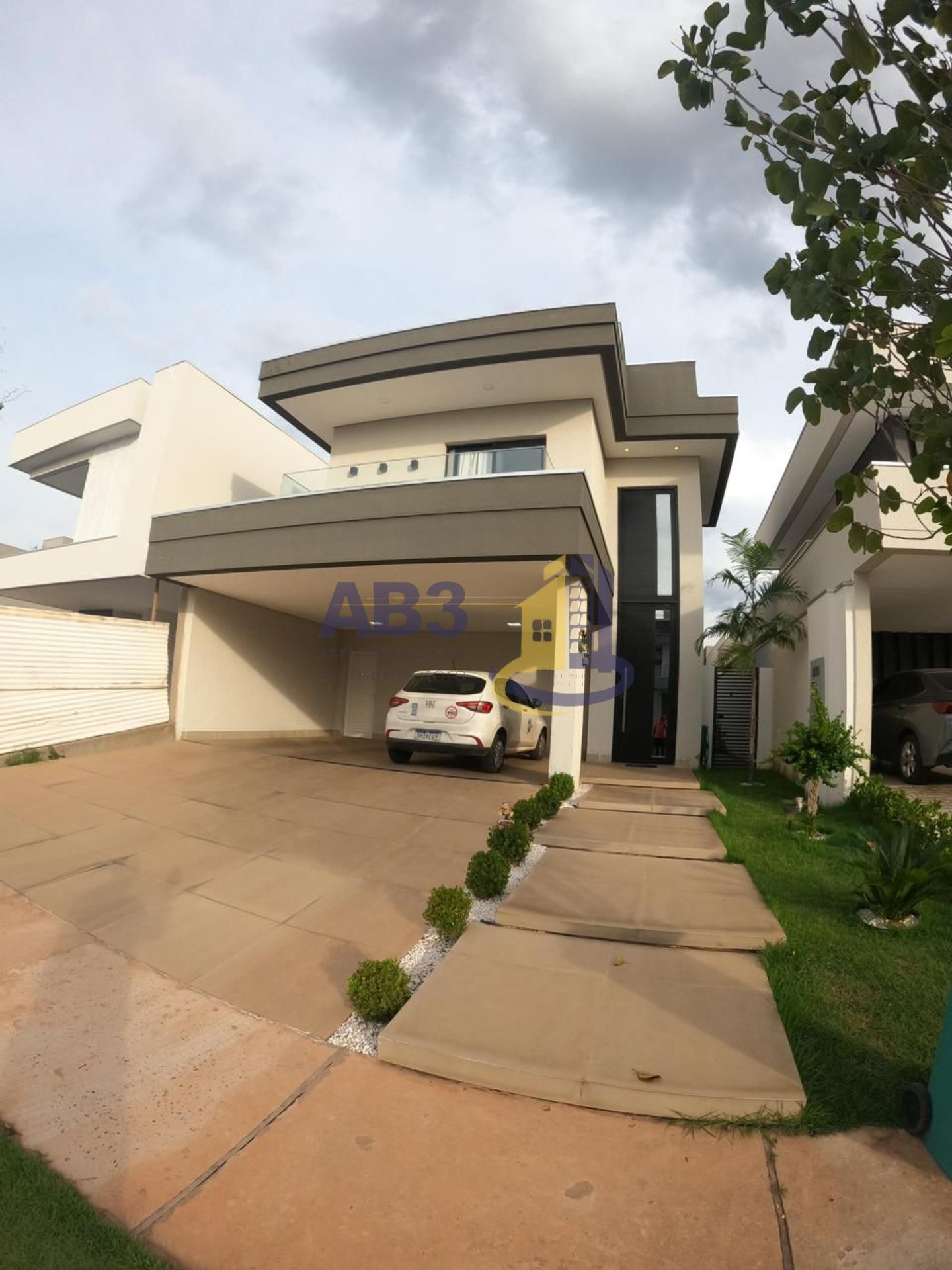 Sobrado, 4 quartos, 289 m² - Foto 1