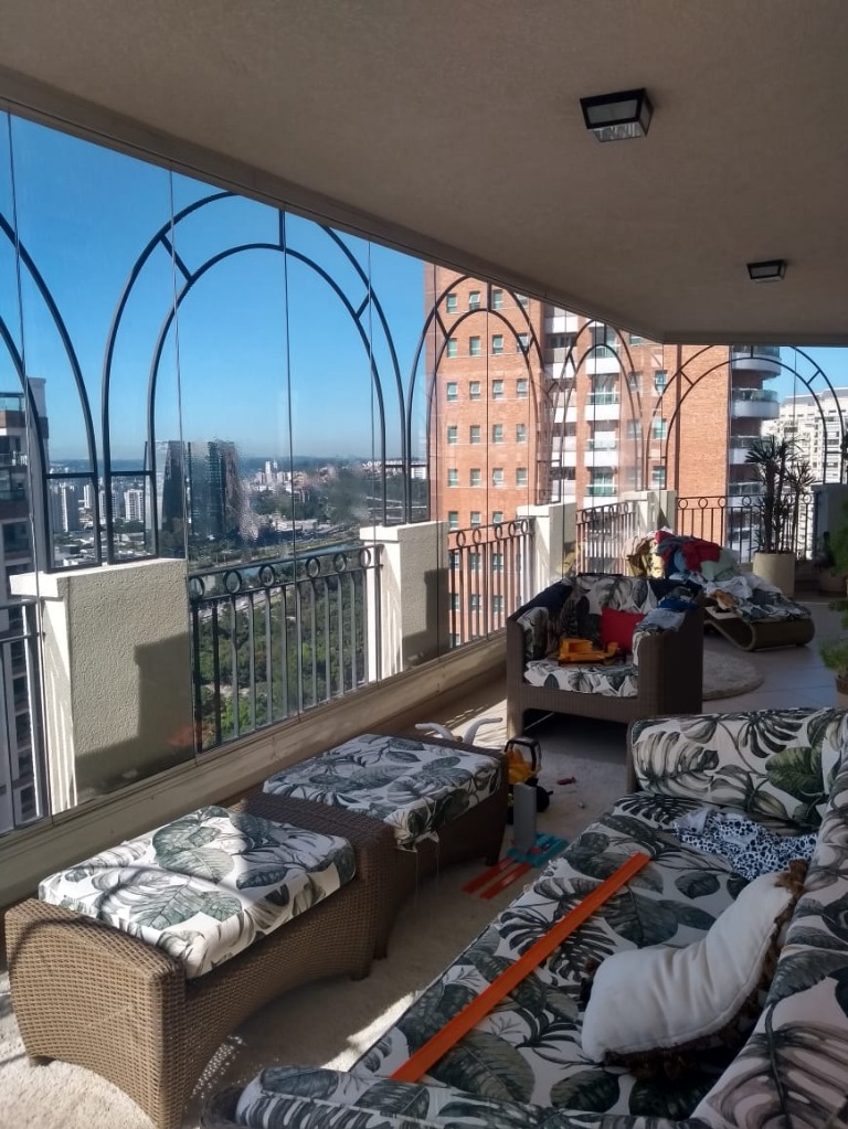 Apartamentos 4 suítes 4 vagas a venda no Panamby