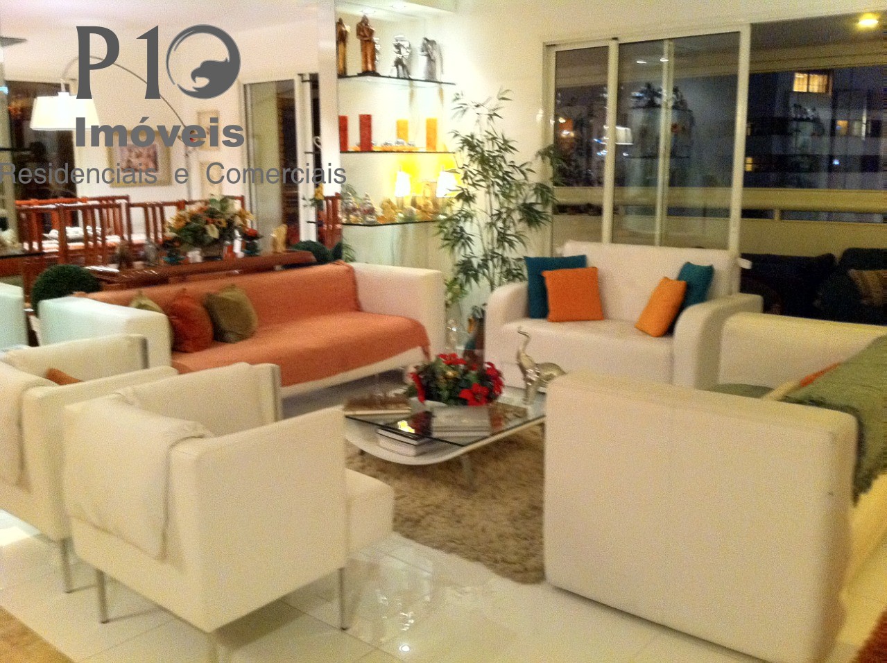 Apartamento com 04 suítes 04 vagas a venda no Panamby