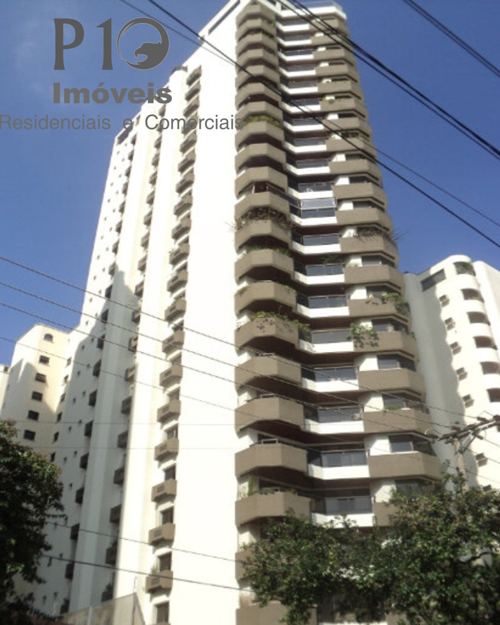 Green Village Moema - Apartamento com 238m2 3 dormitórios sendo eles 3 suítes 4 vagas a Venda