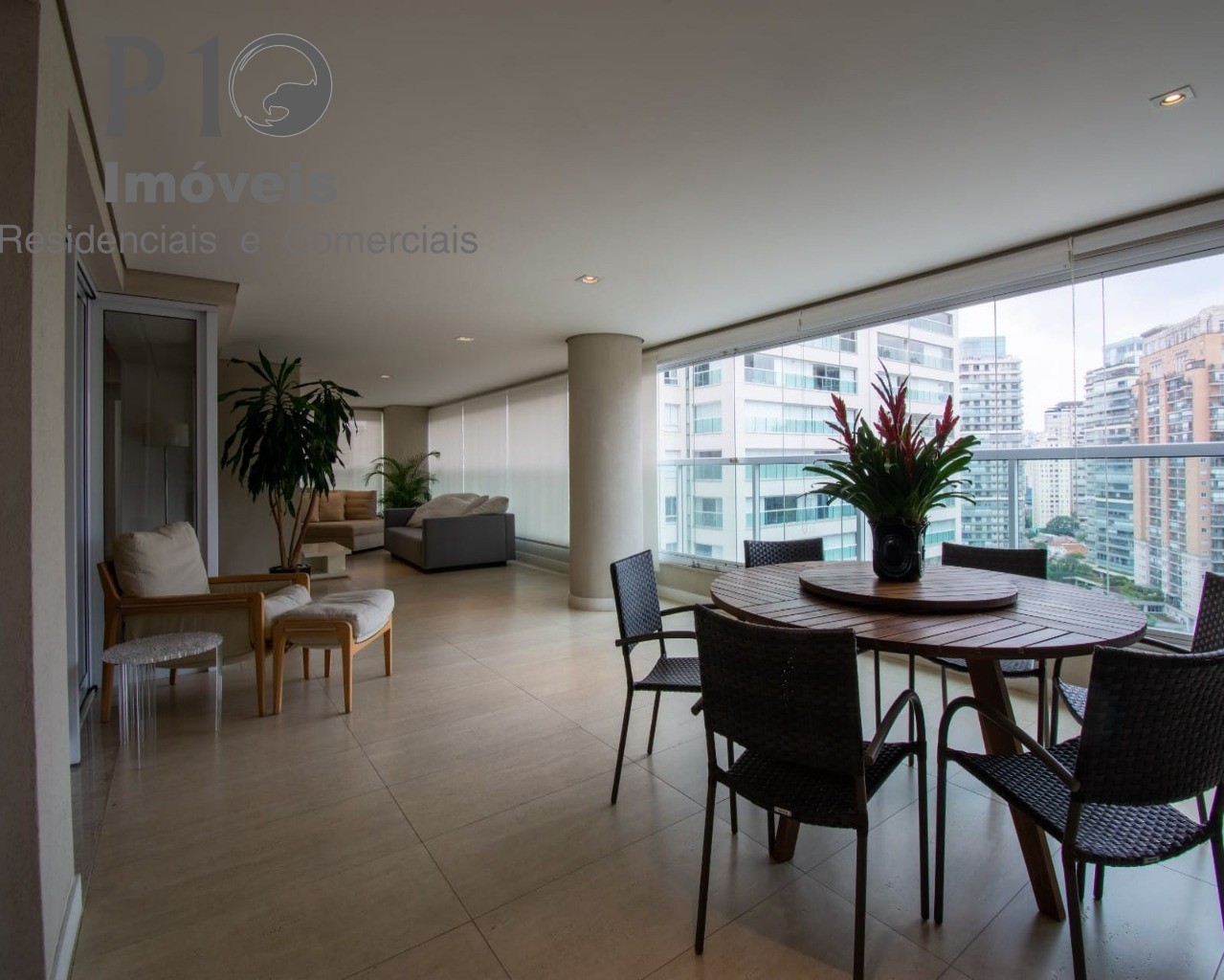 Apartamento com 3 suítes 4 vagas para locação em Moema