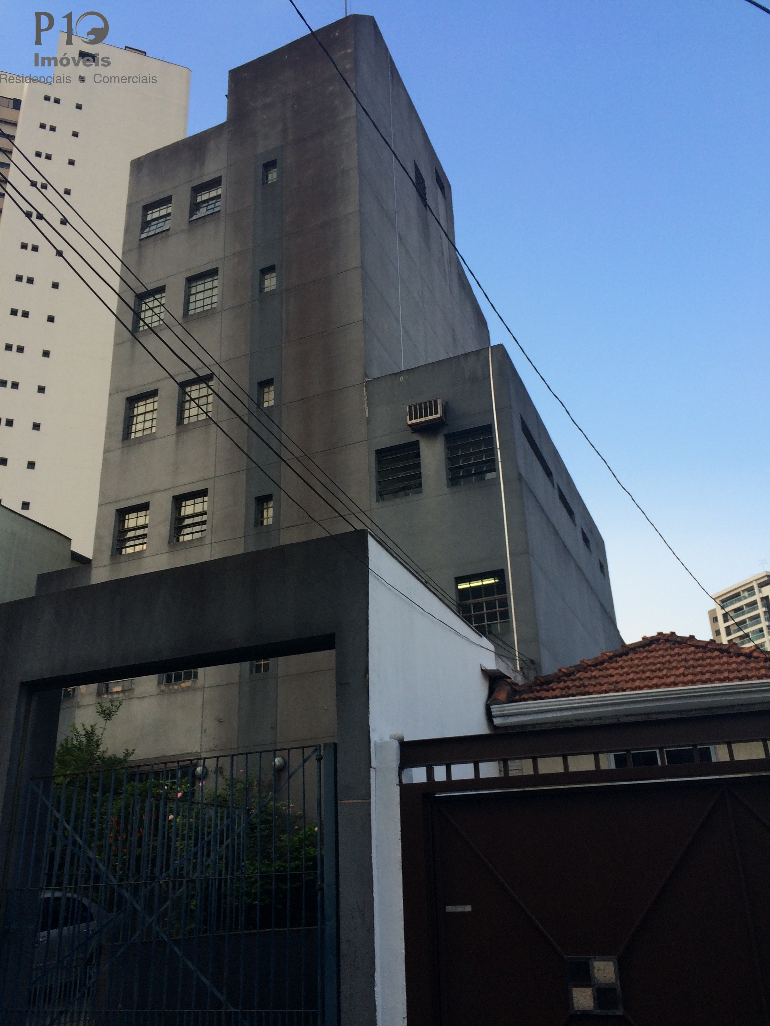 Prédio inteiro a venda no Bosque da Saúde