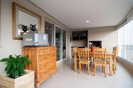 Apartamento com 3 suítes 2 vagas a venda na Granja Julieta